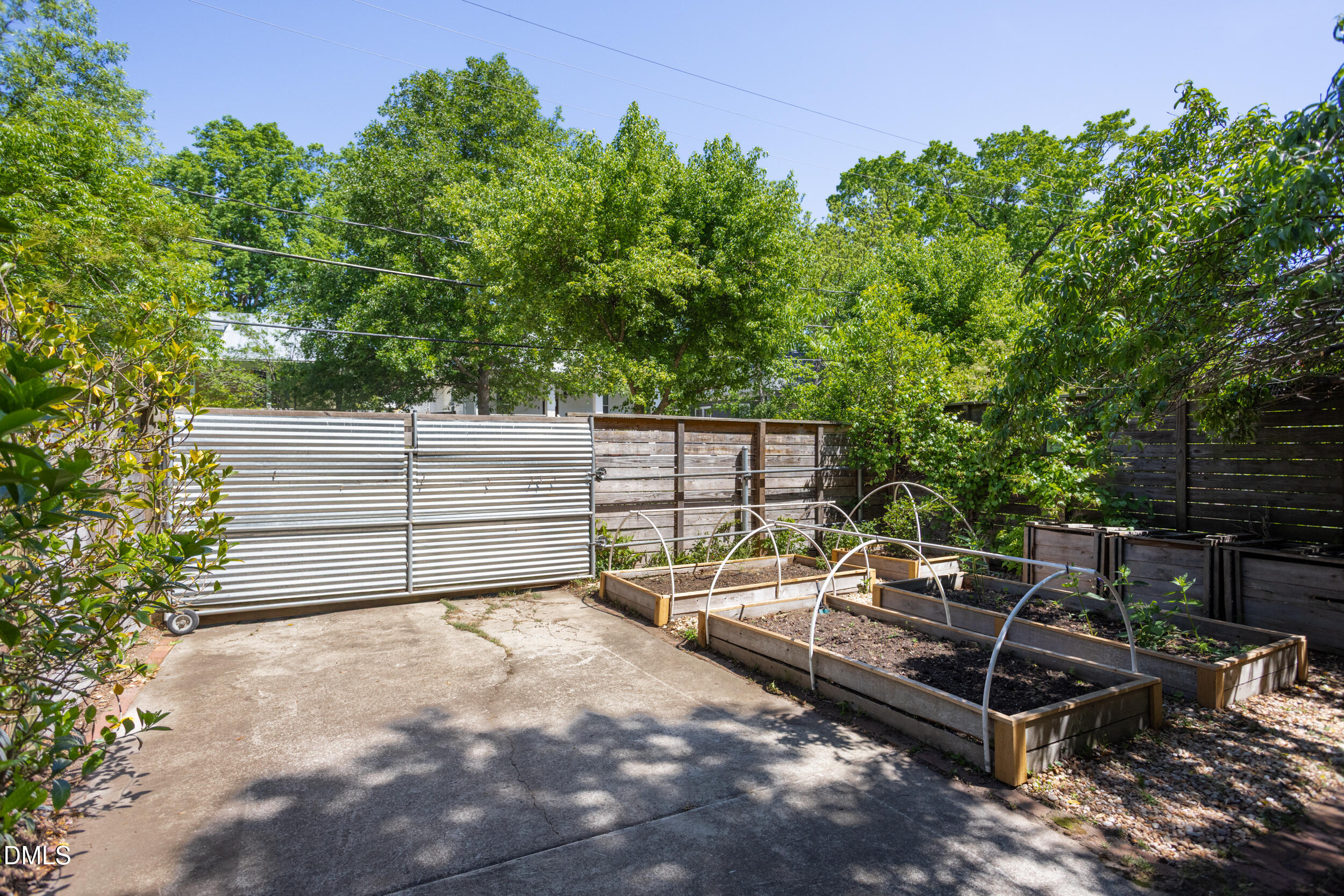 main property photo 50
