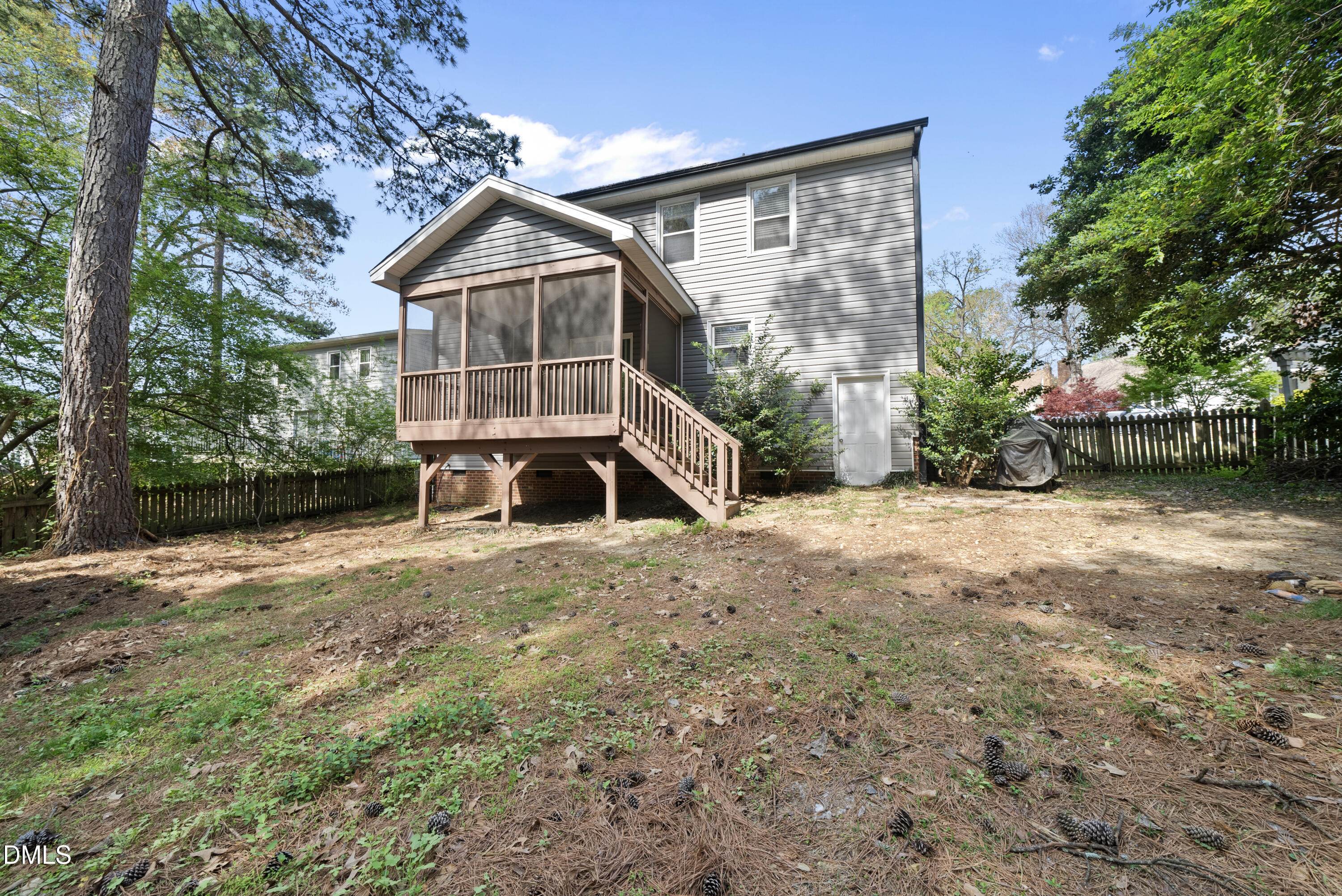 main property photo 31