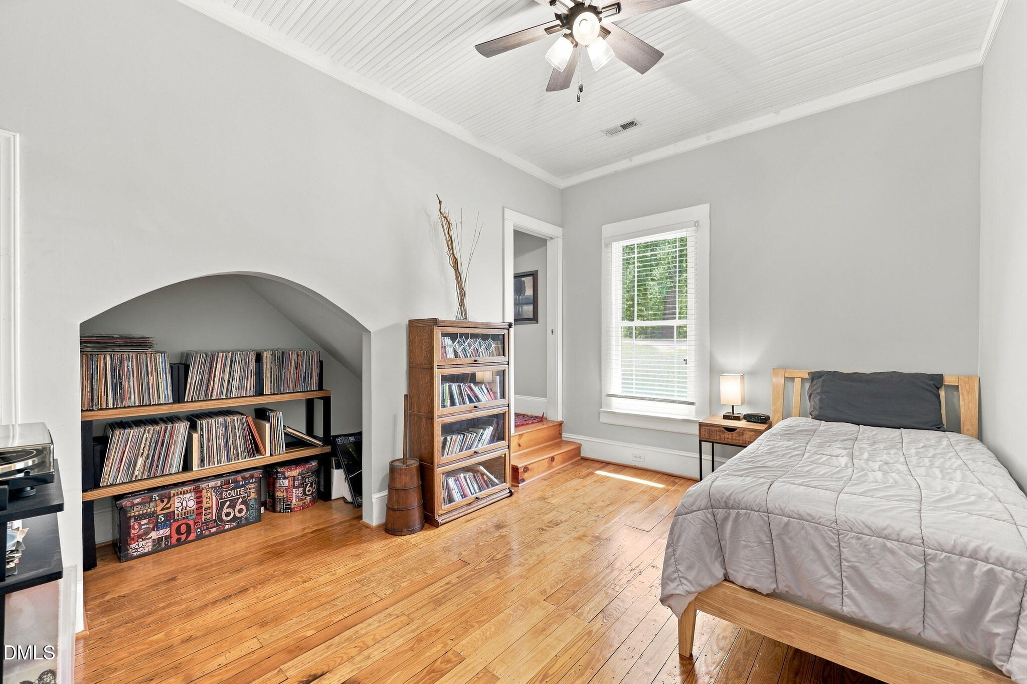 main property photo 28