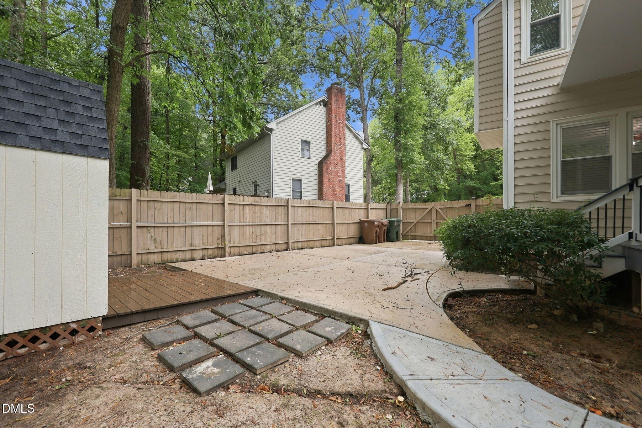 main property photo 37