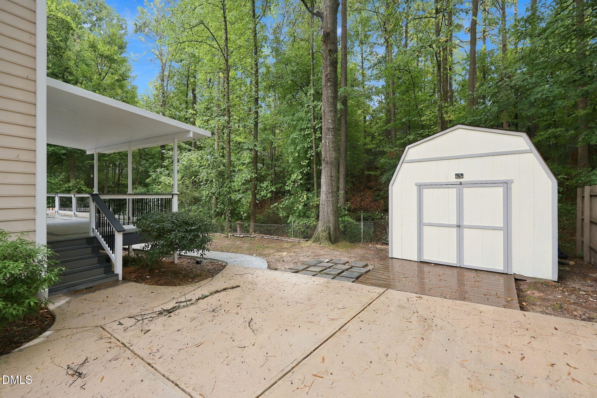 main property photo 38