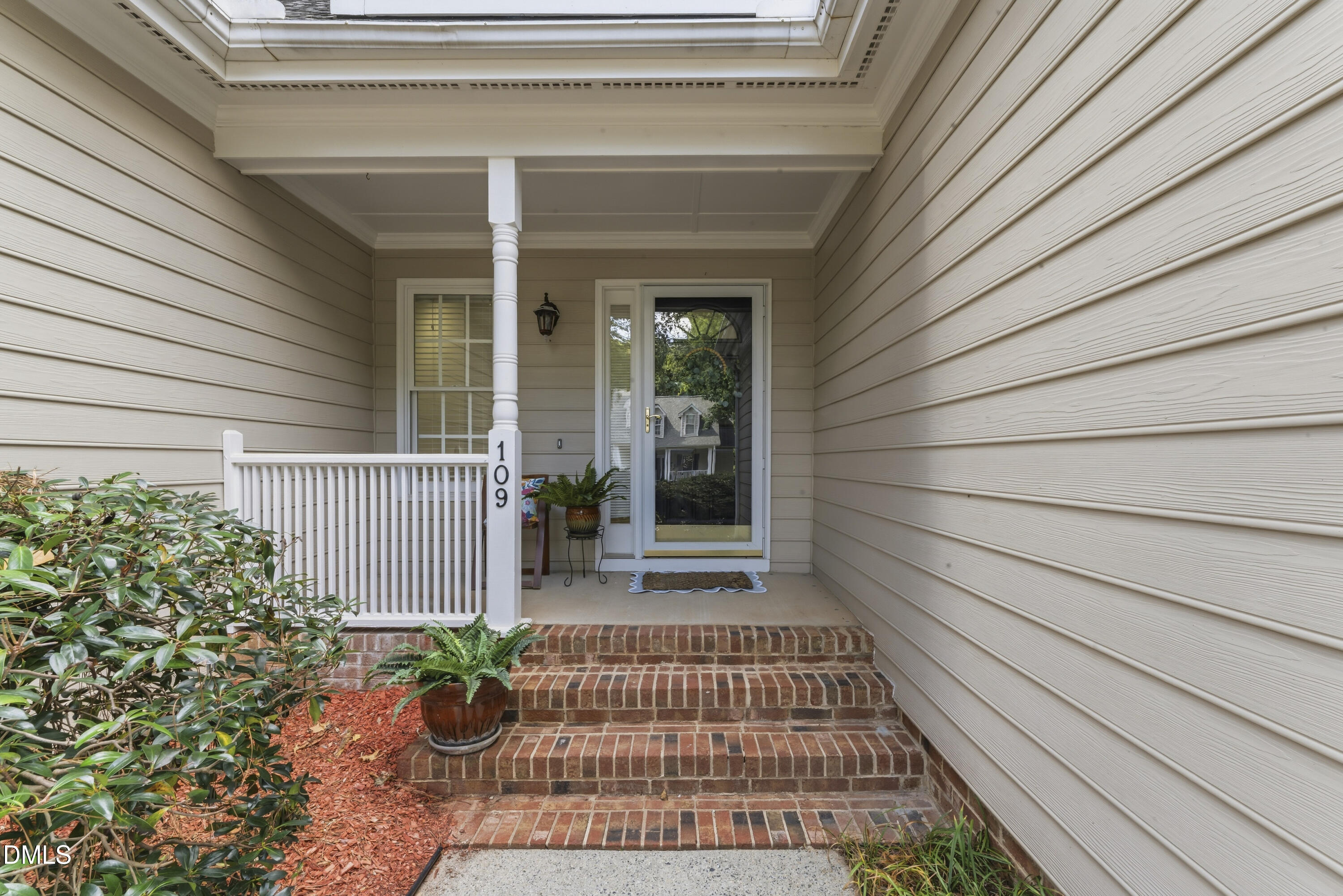 main property photo 17