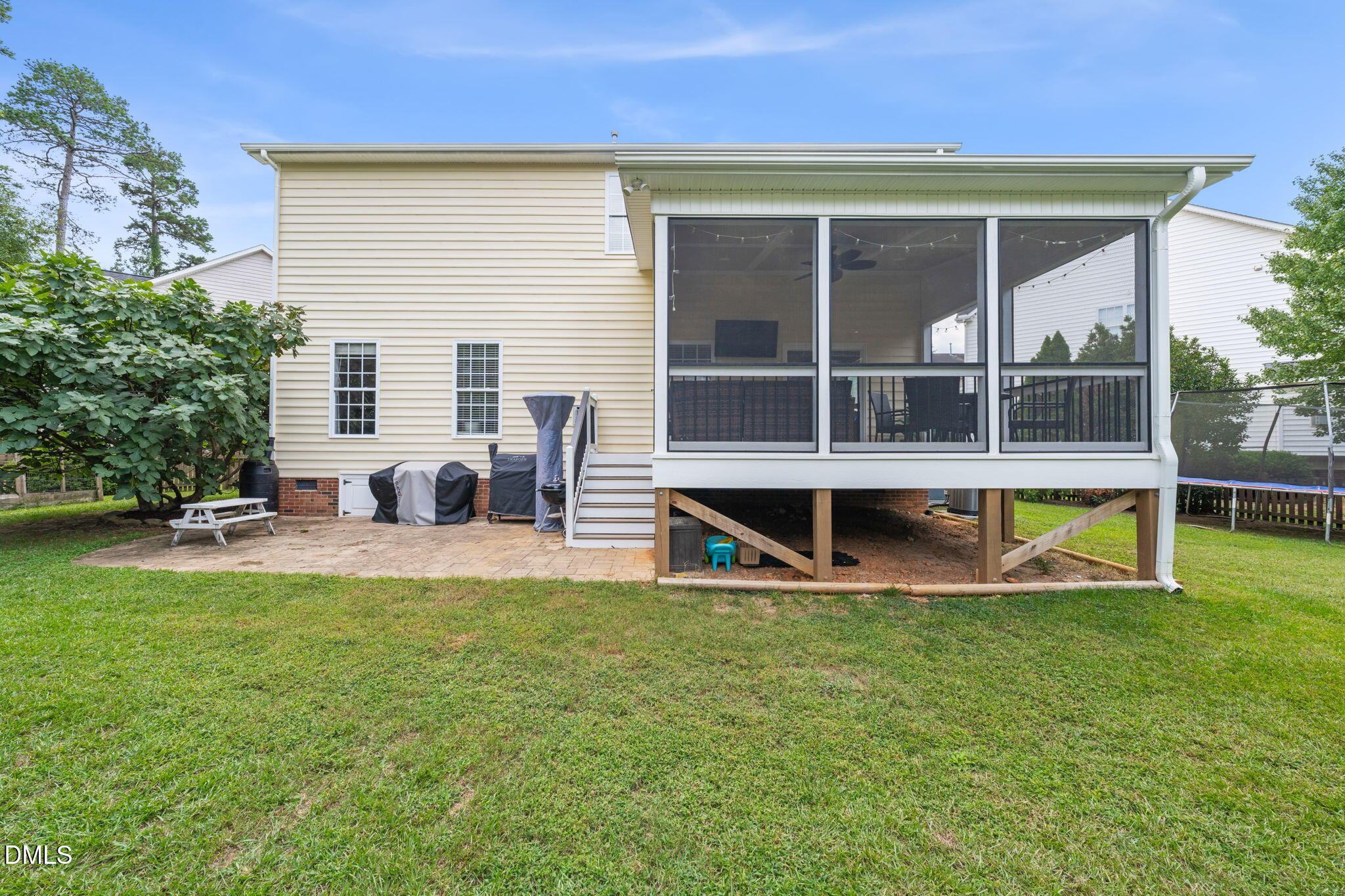 main property photo 23