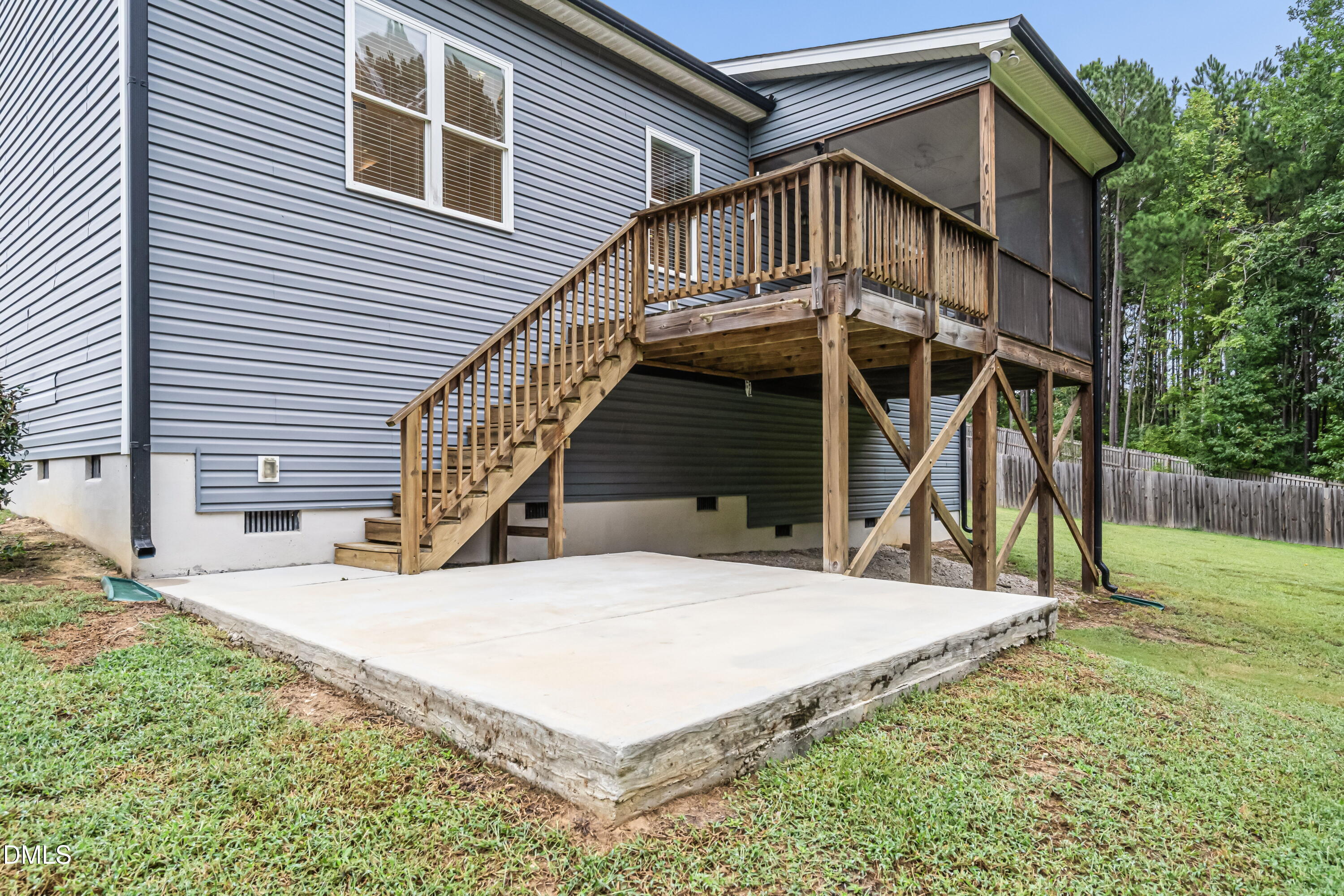 main property photo 34