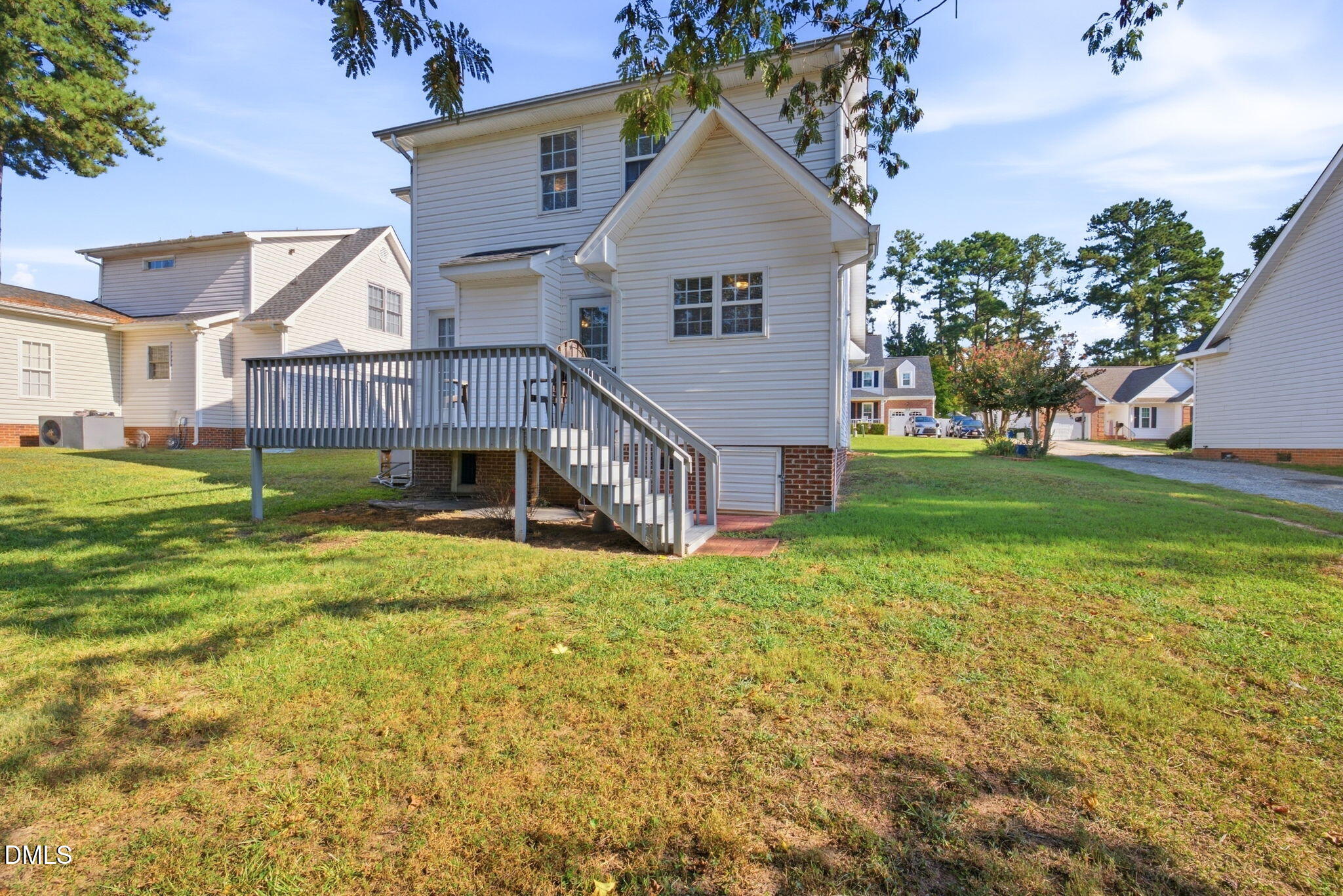 main property photo 39