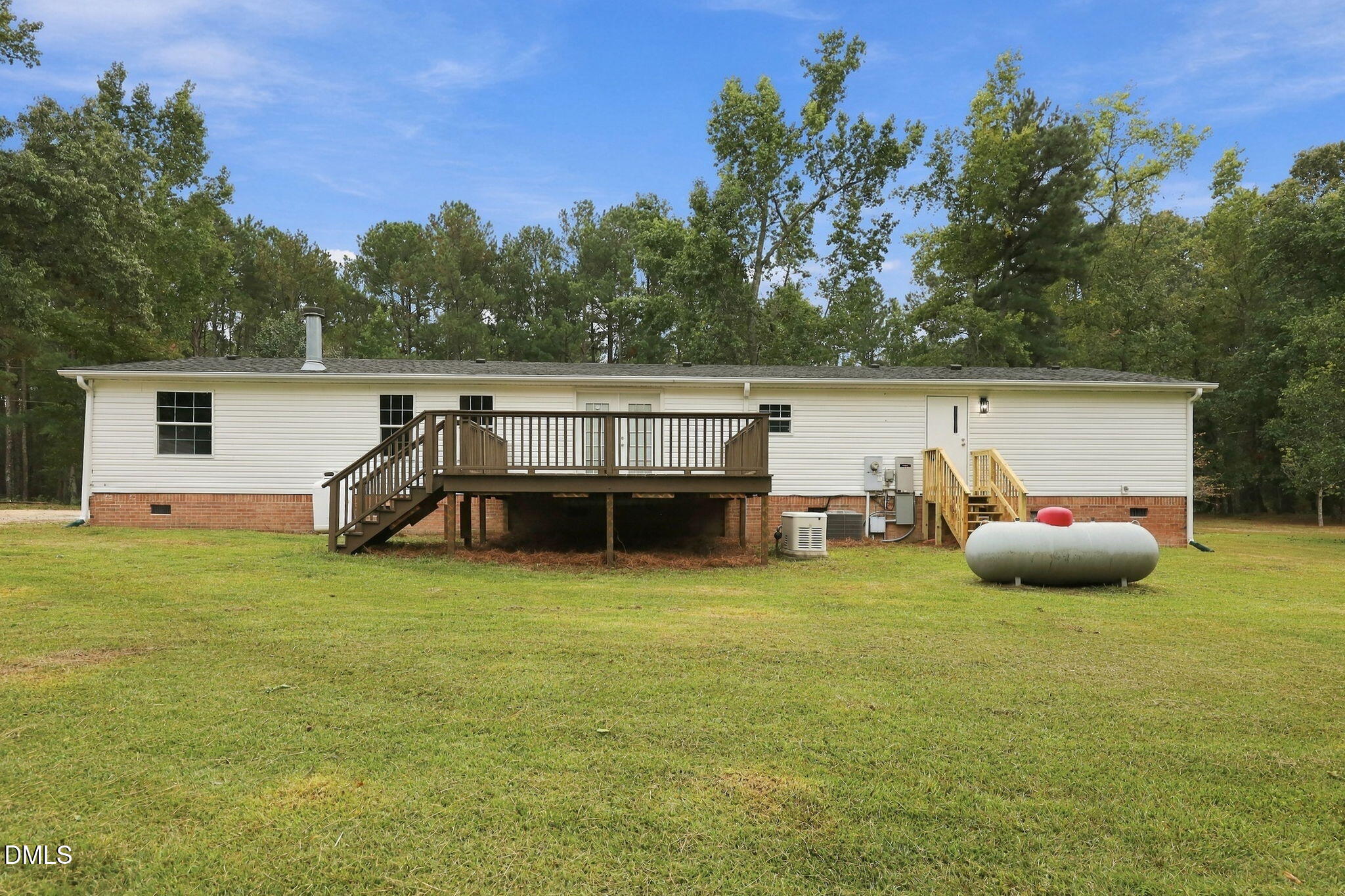 main property photo 28