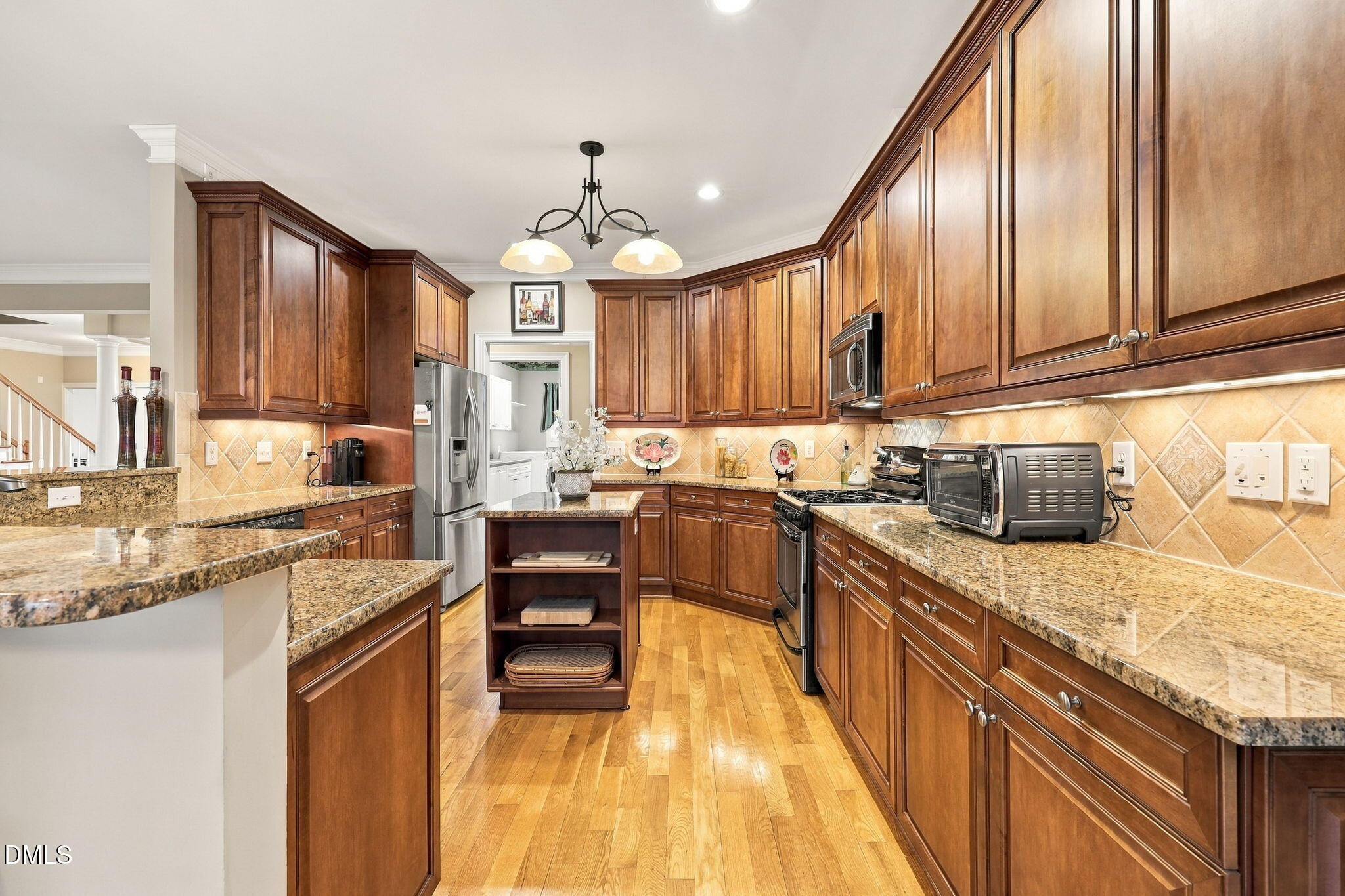 main property photo 13