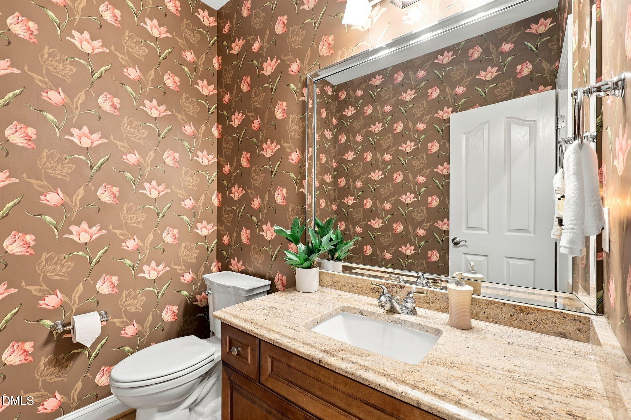 main property photo 18