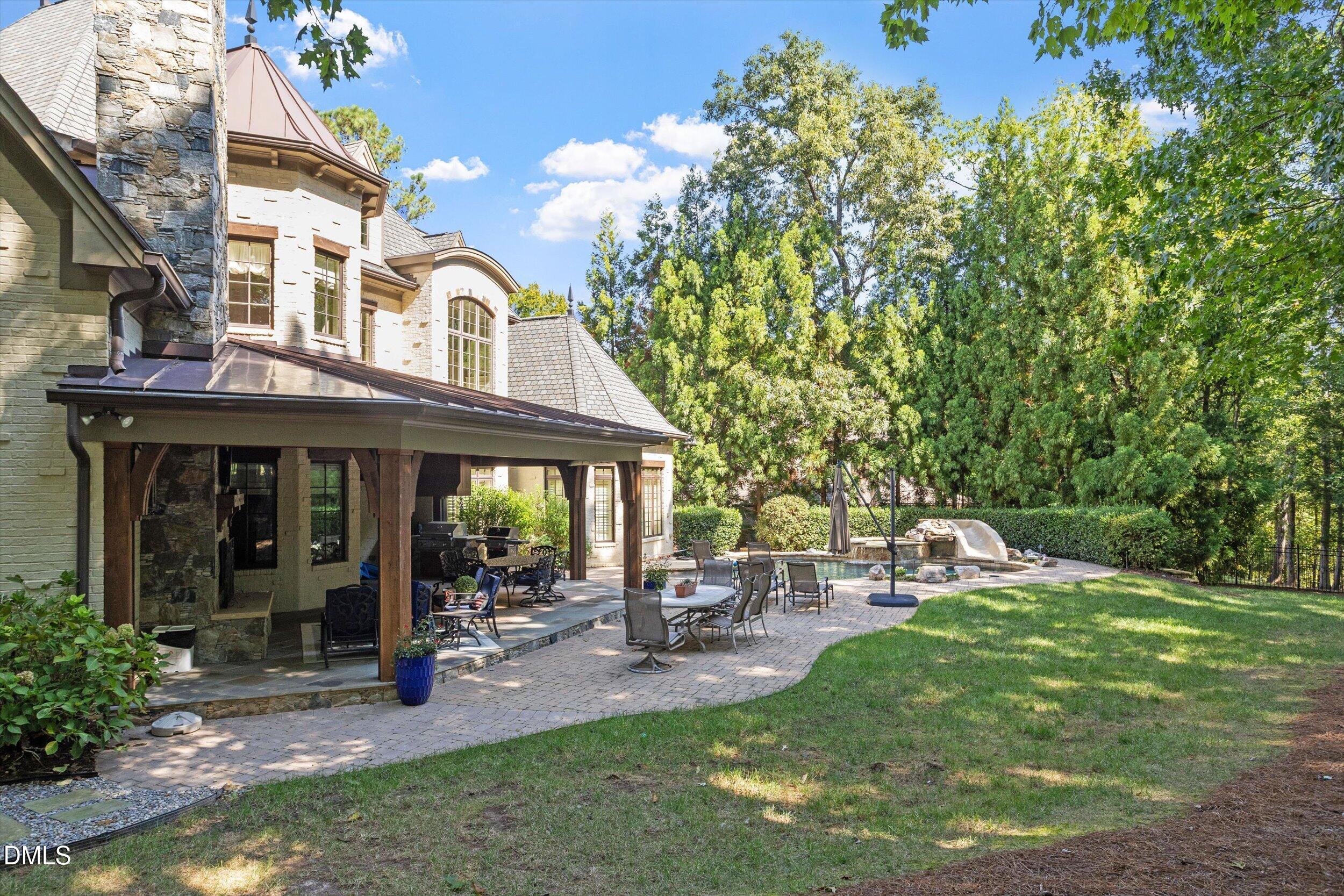 main property photo 6