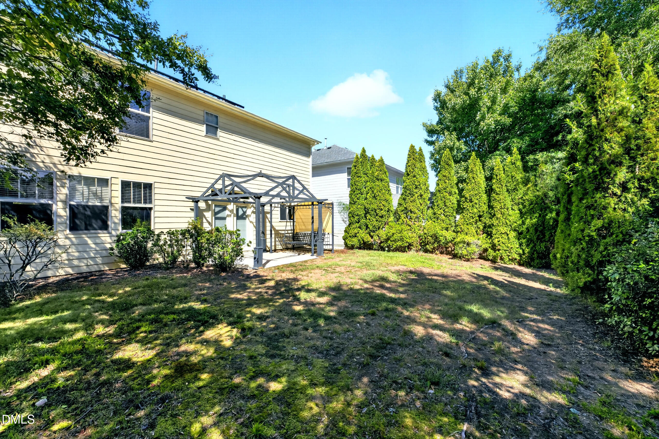 main property photo 40