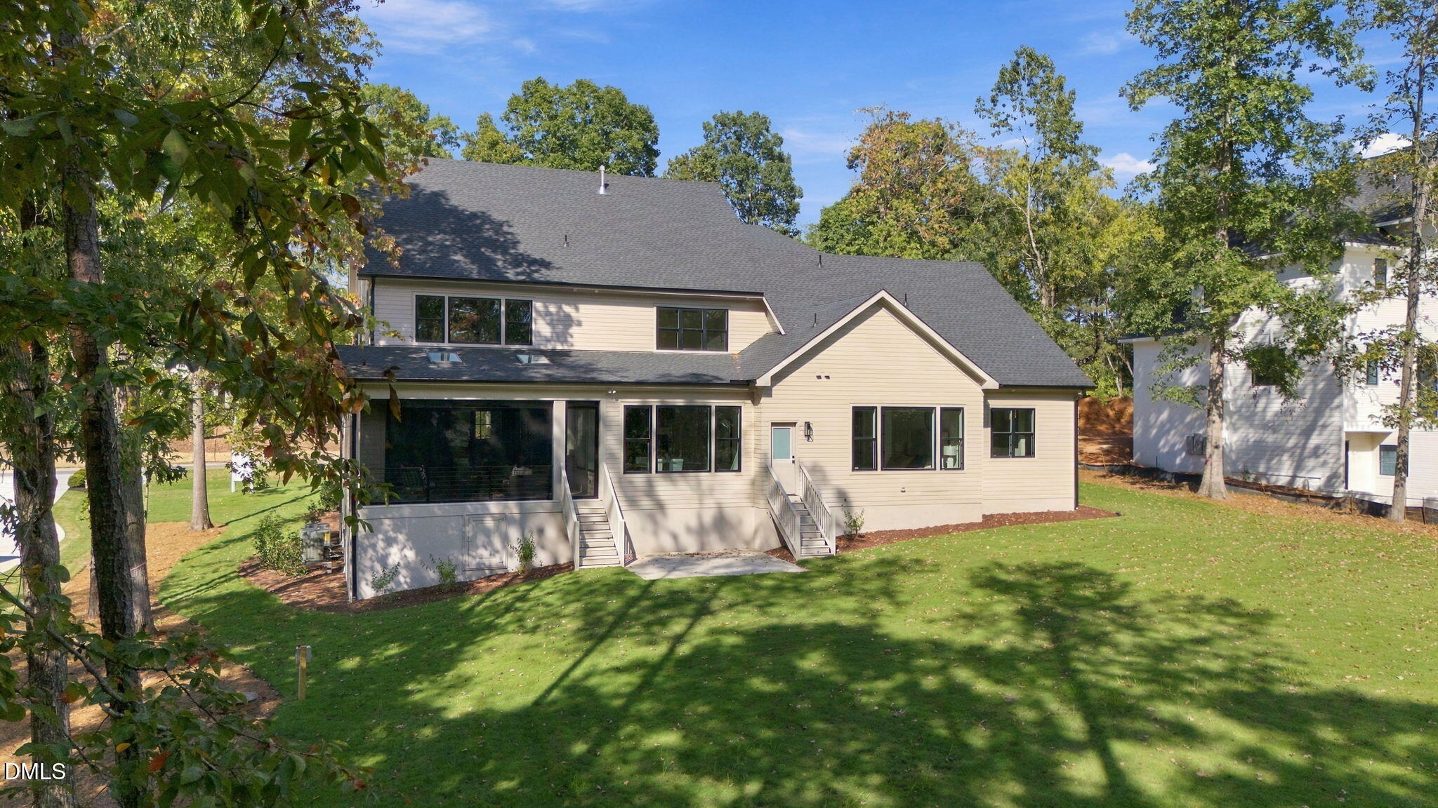 main property photo 14