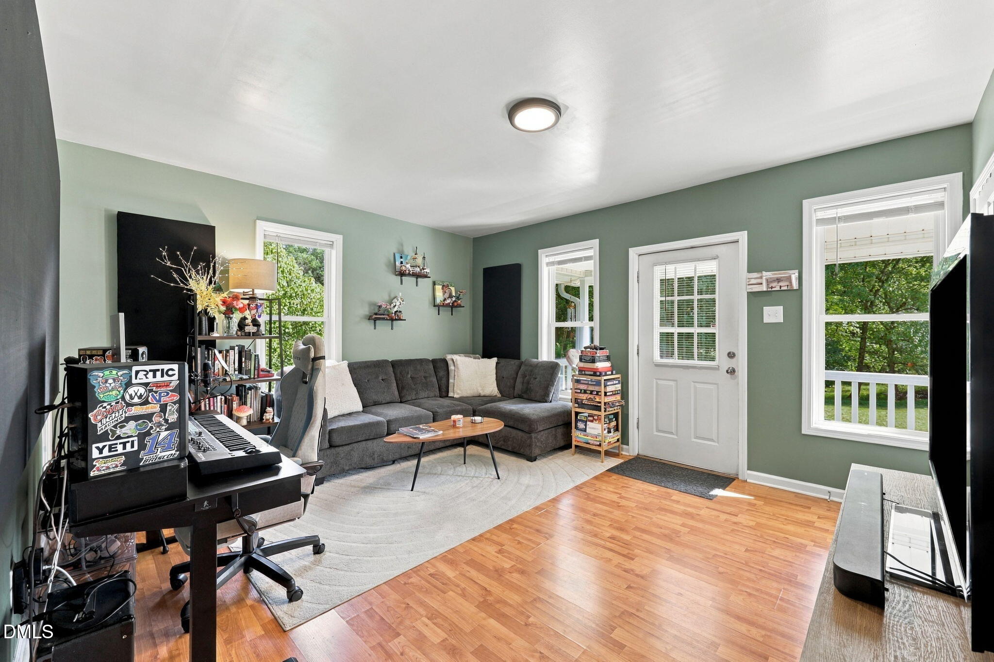 main property photo 6
