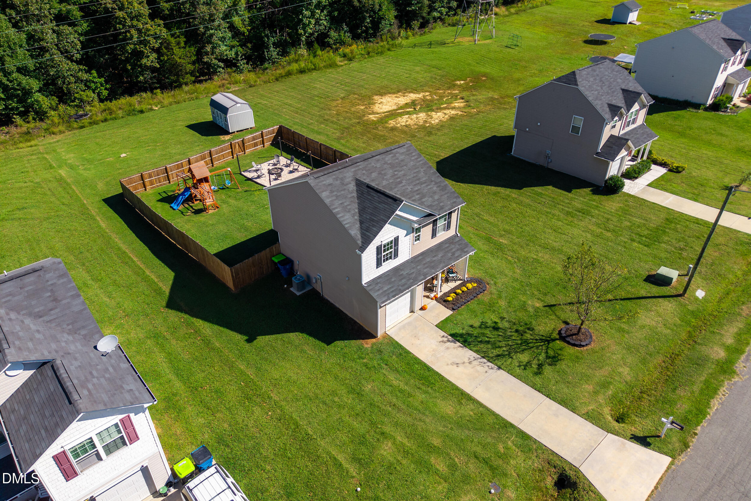 main property photo 25