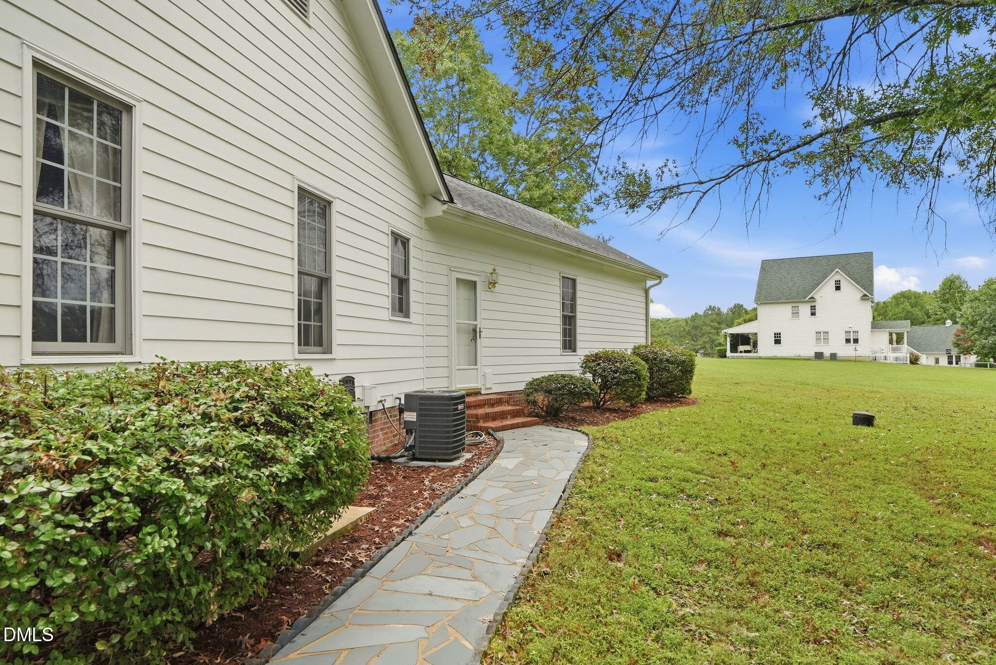 main property photo 90