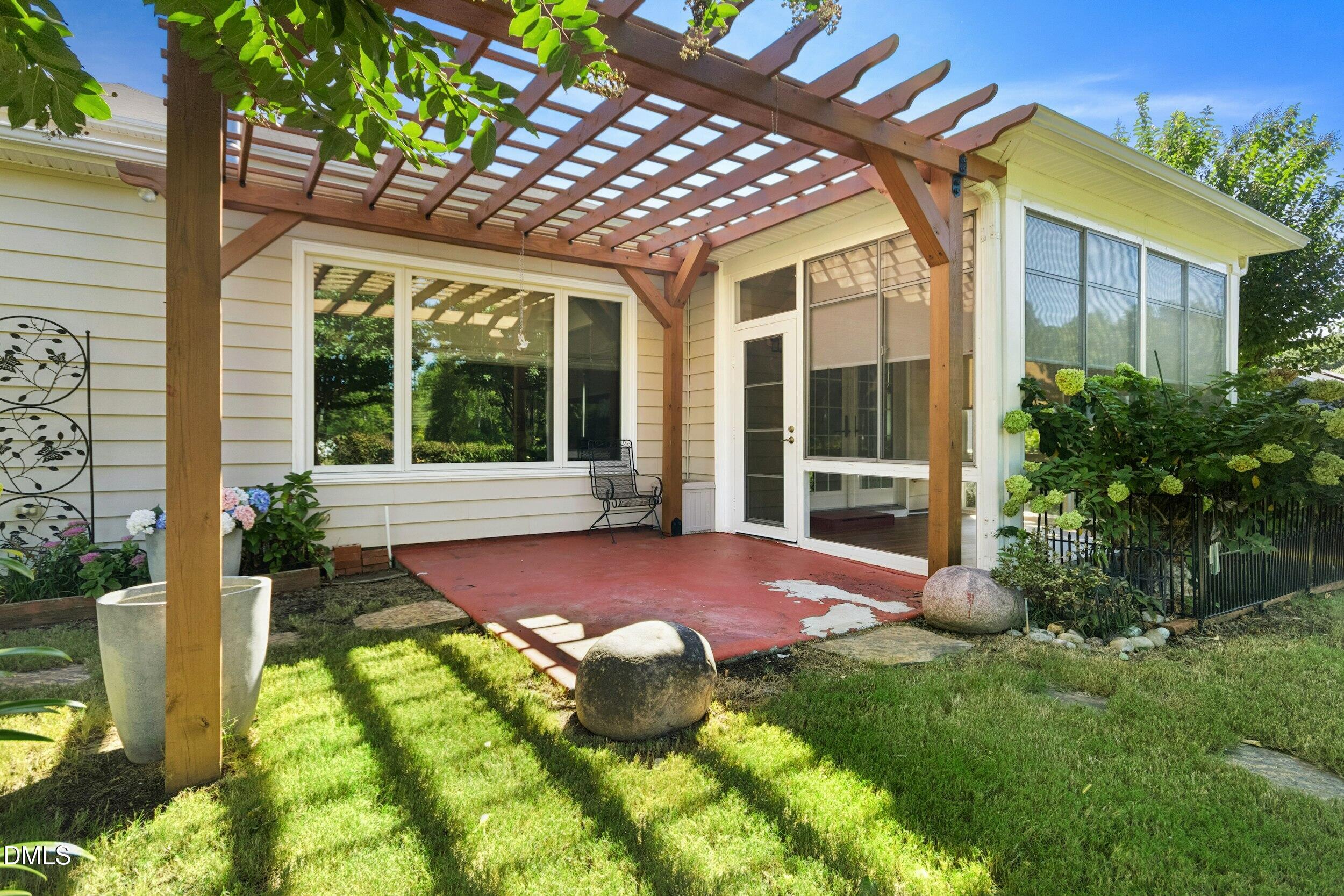 main property photo 31