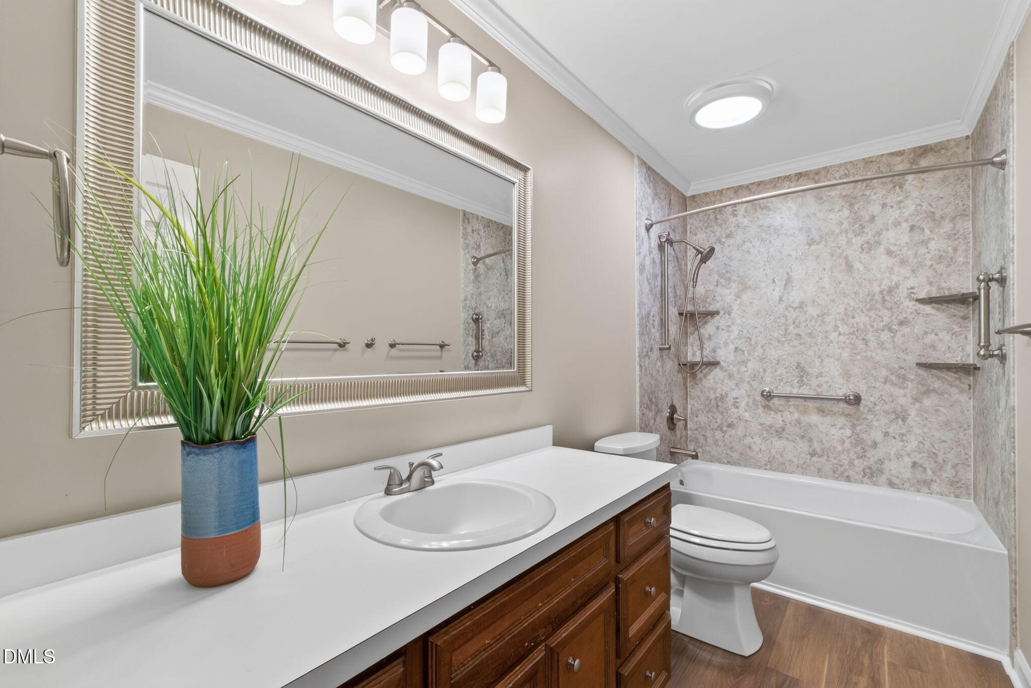main property photo 20