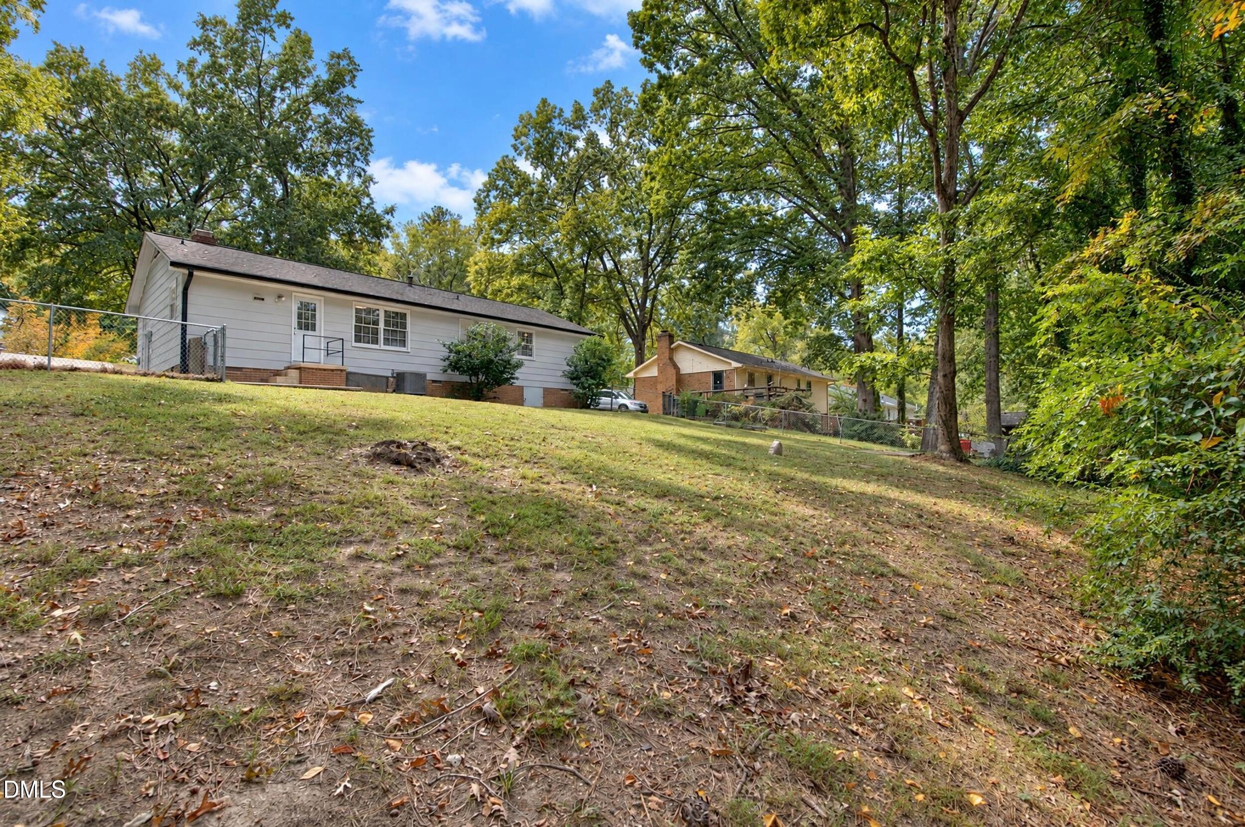 main property photo 28