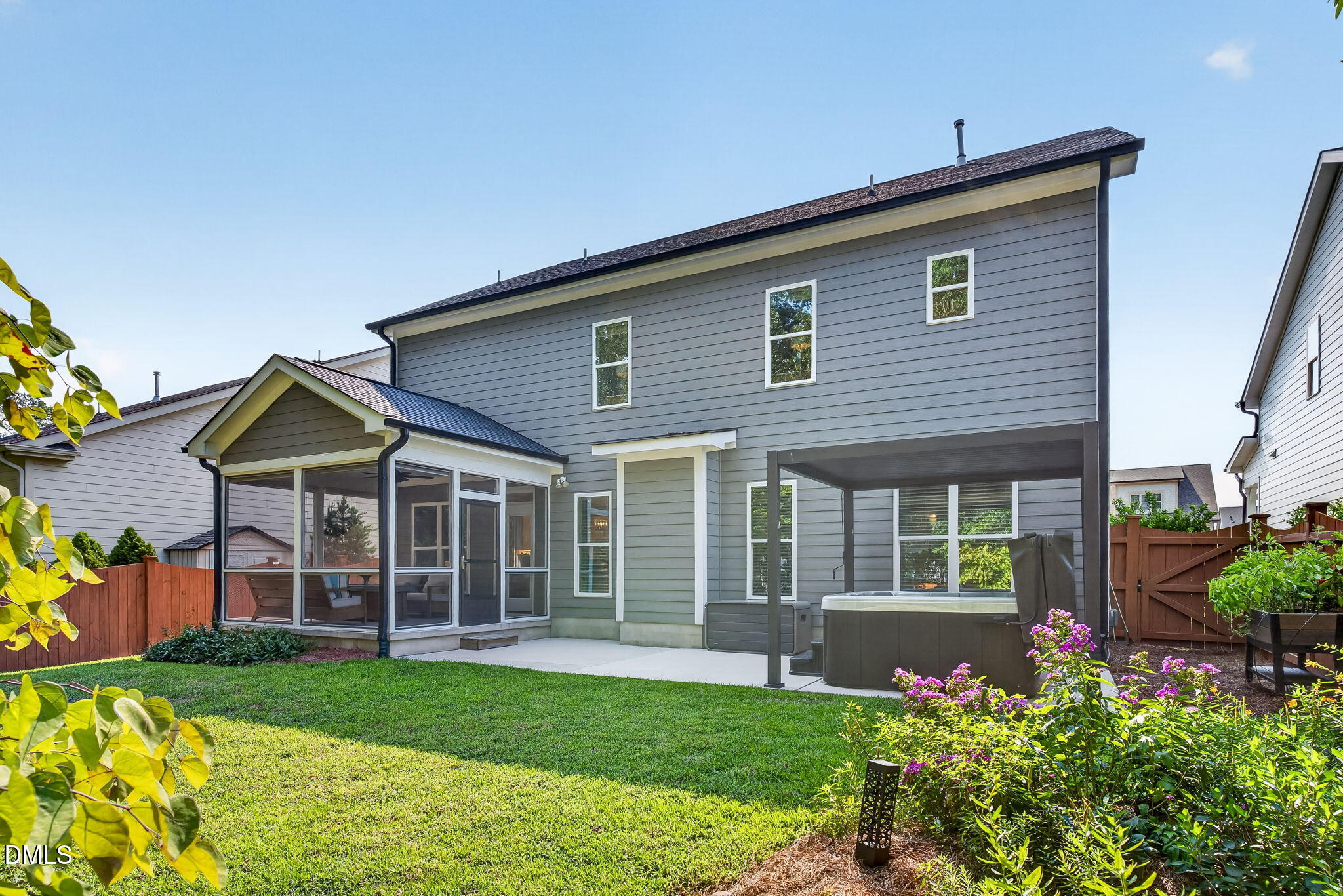 main property photo 30