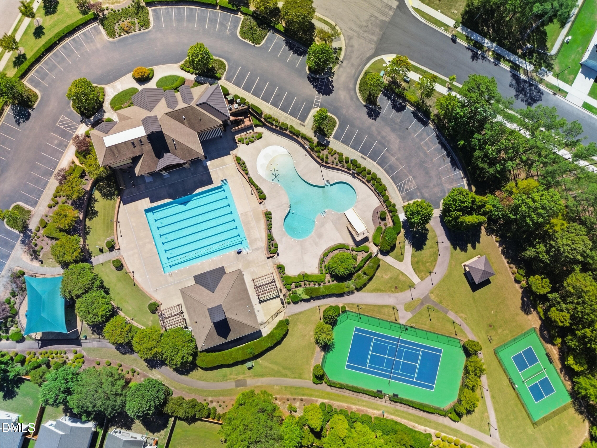 main property photo 40