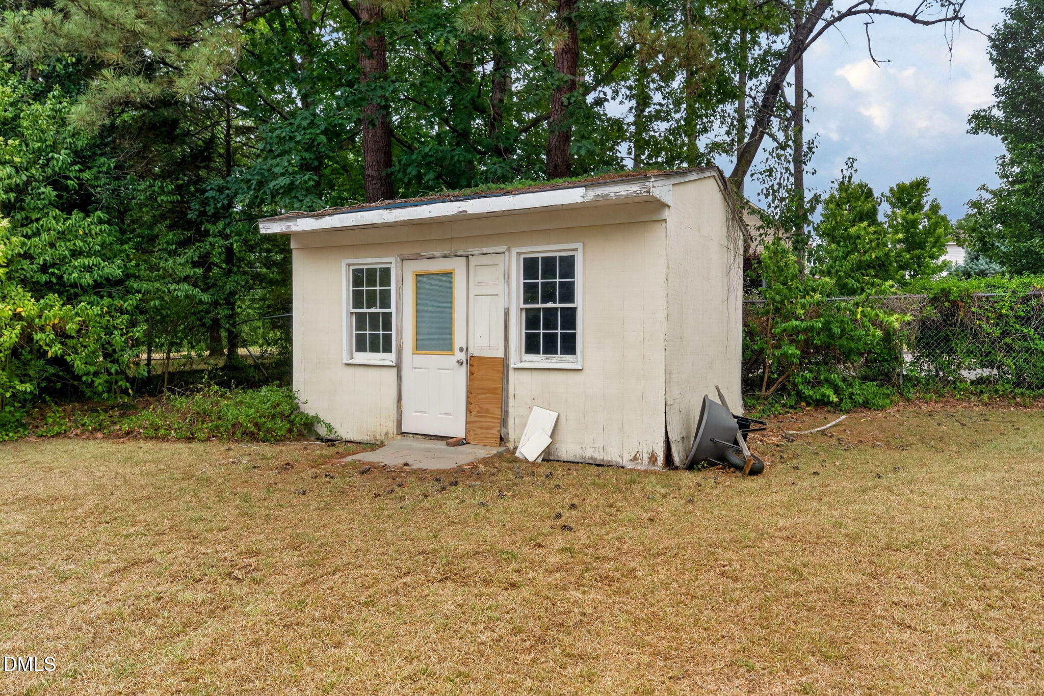 main property photo 40