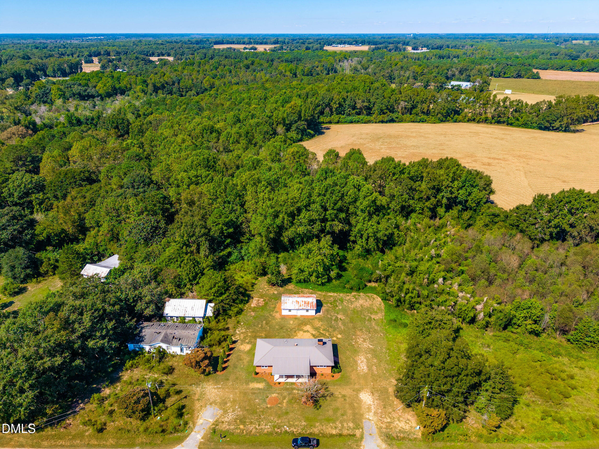 main property photo 40