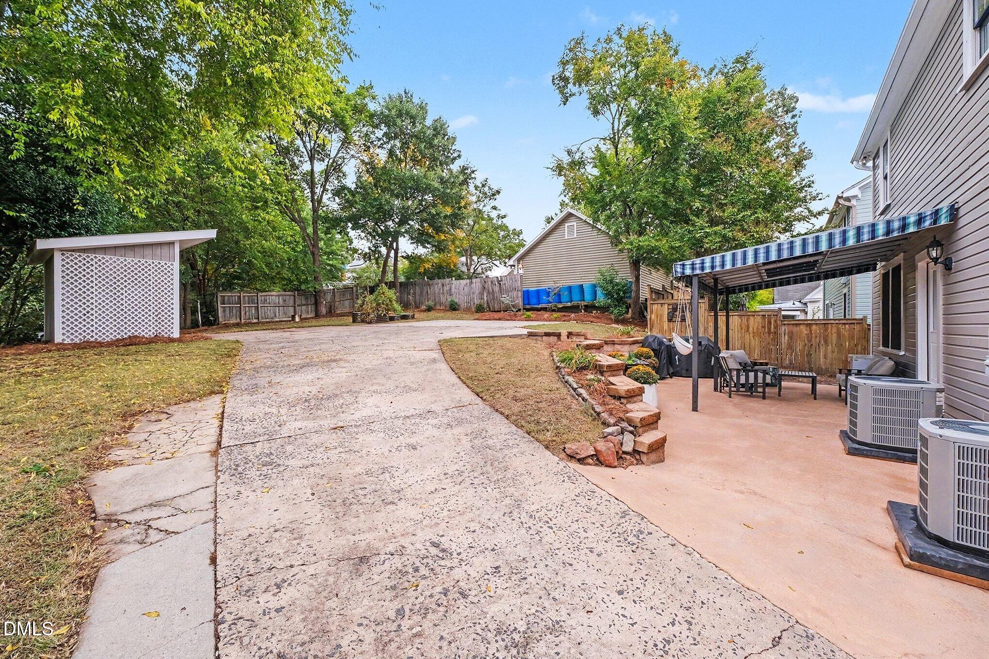 main property photo 28