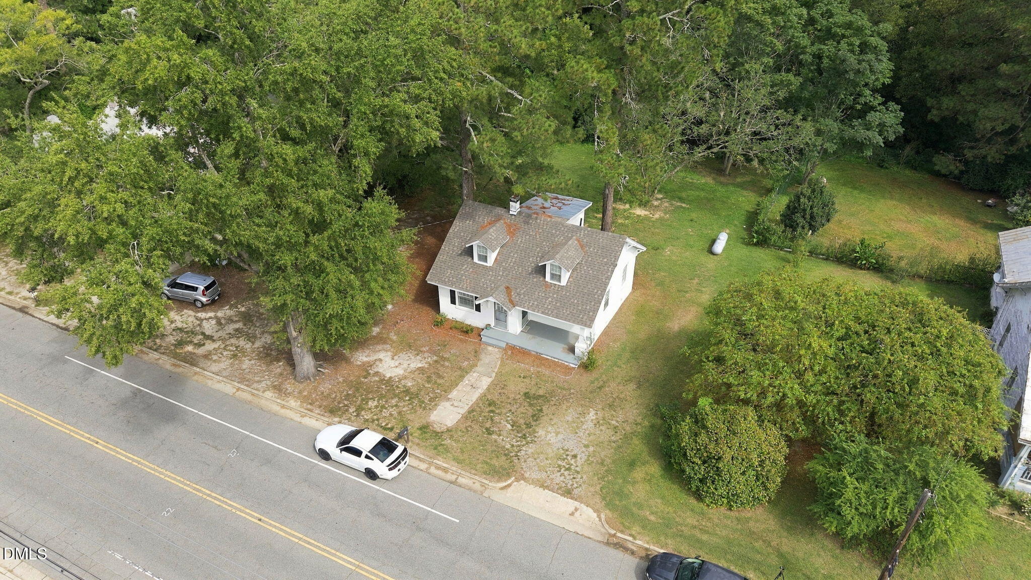 main property photo 28