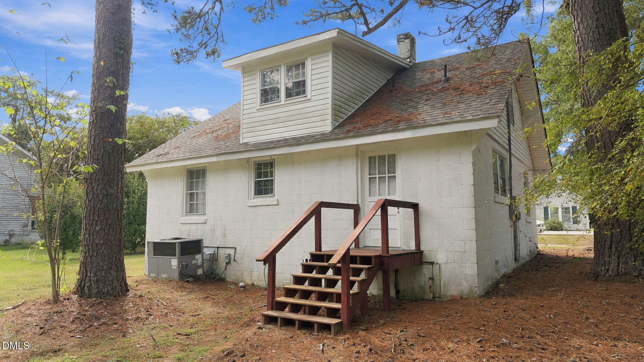 main property photo 5