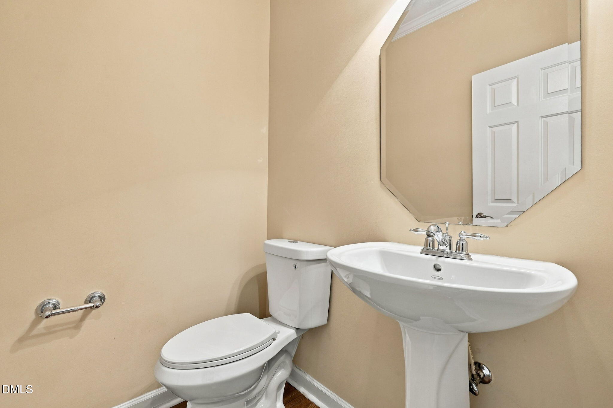main property photo 17
