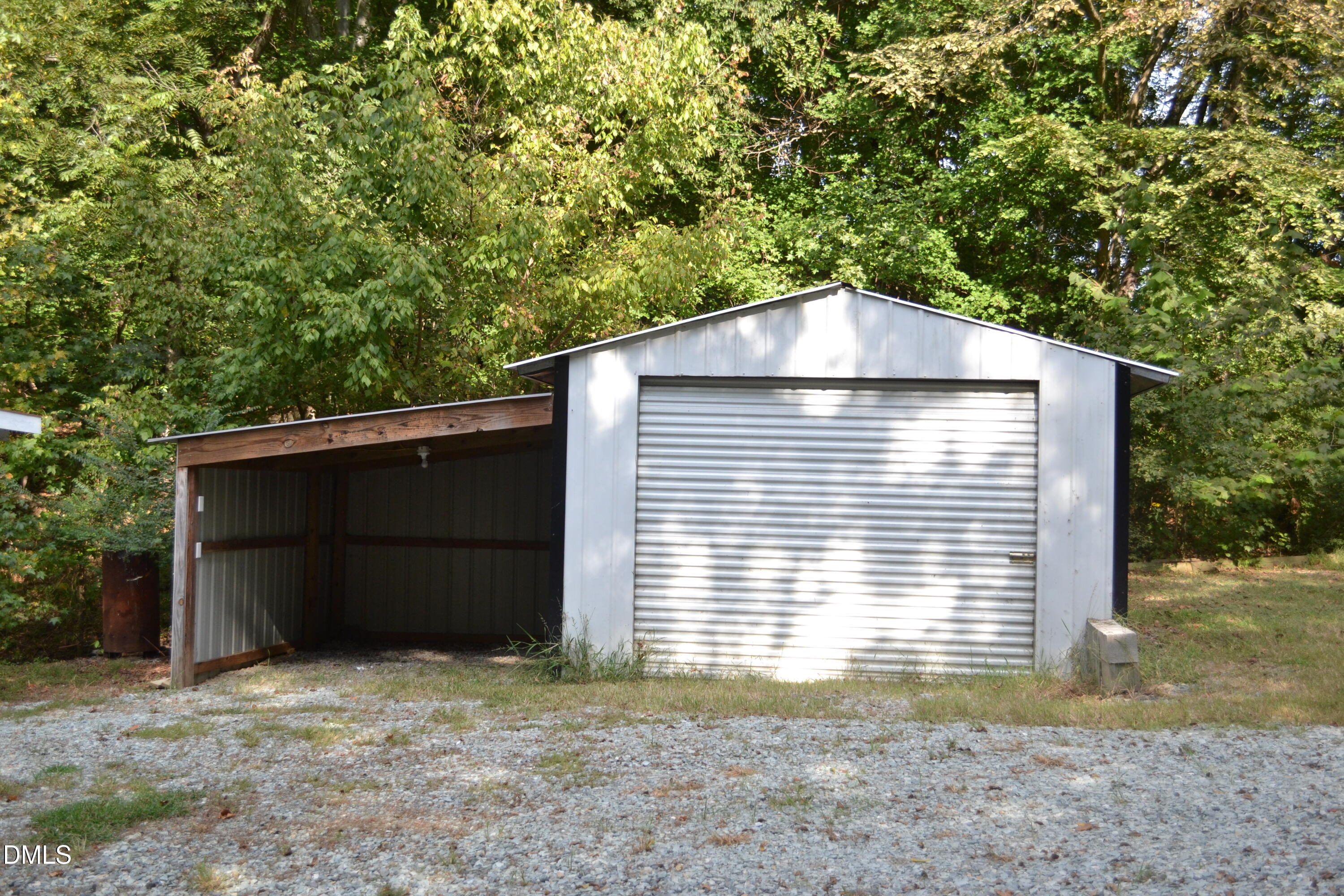 main property photo 13