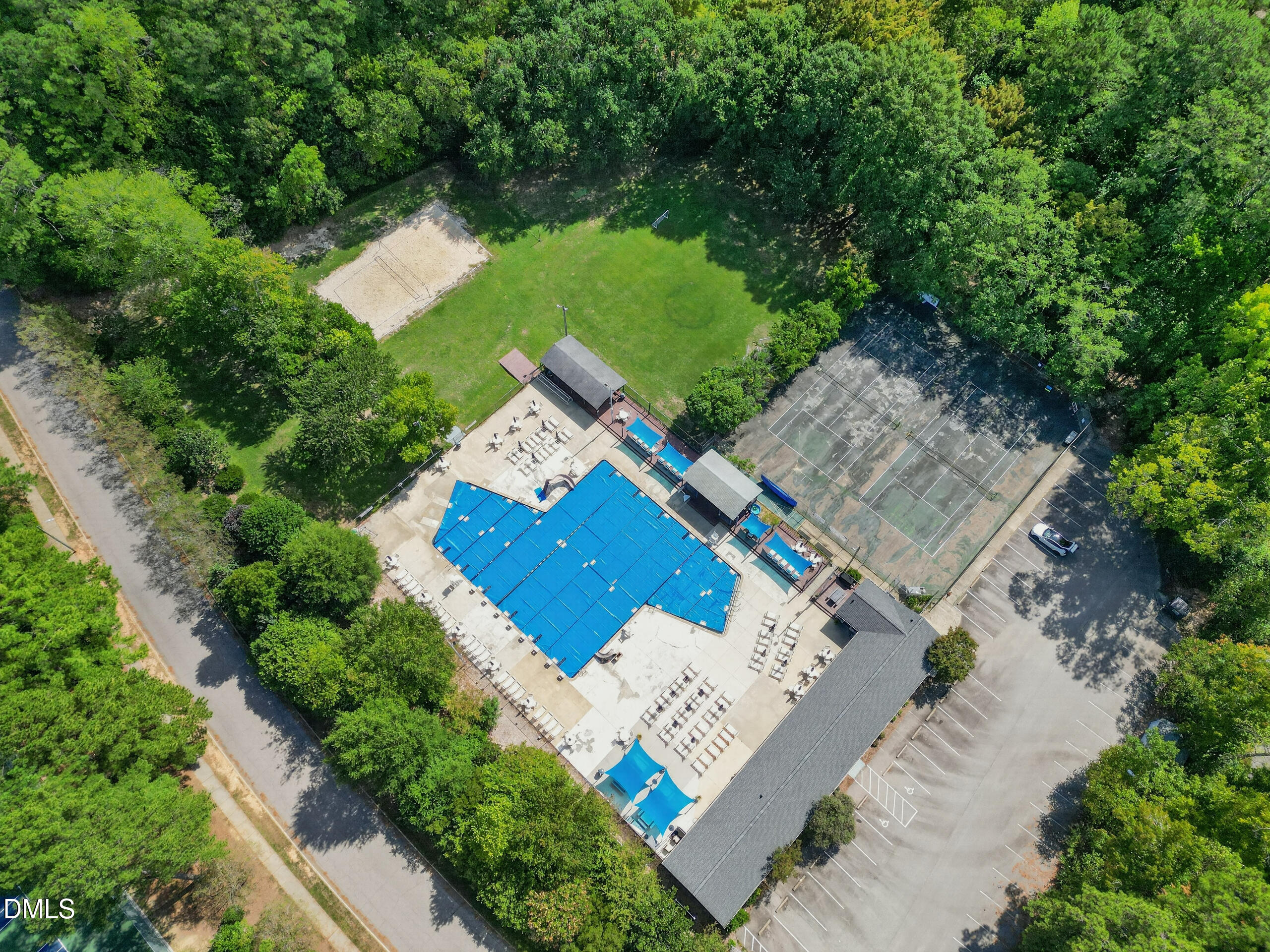 main property photo 25