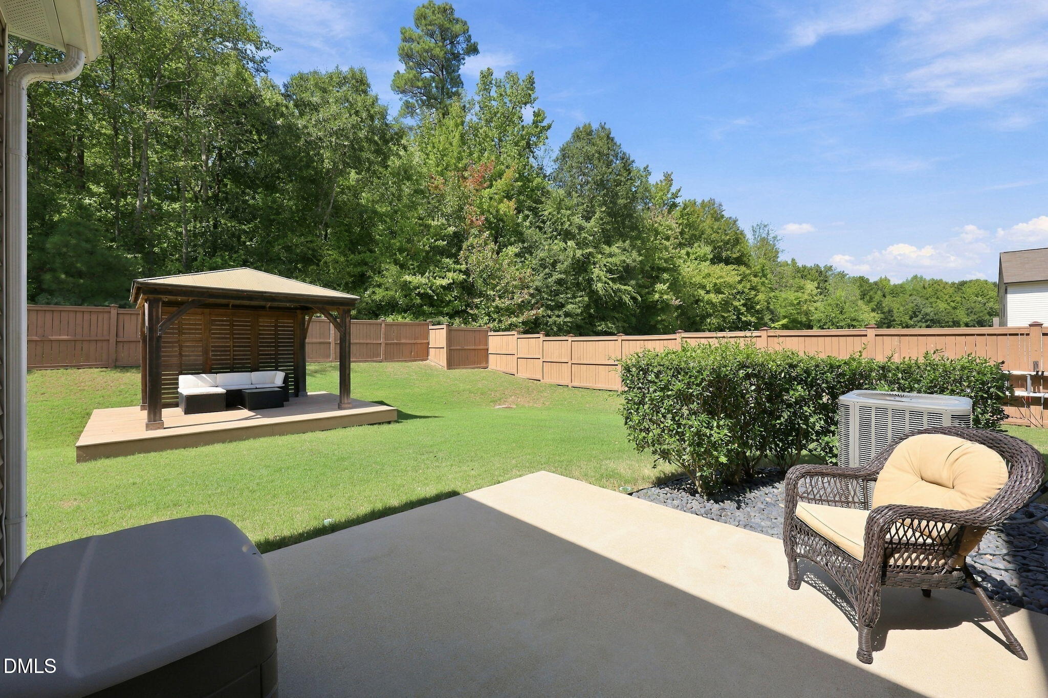 main property photo 13