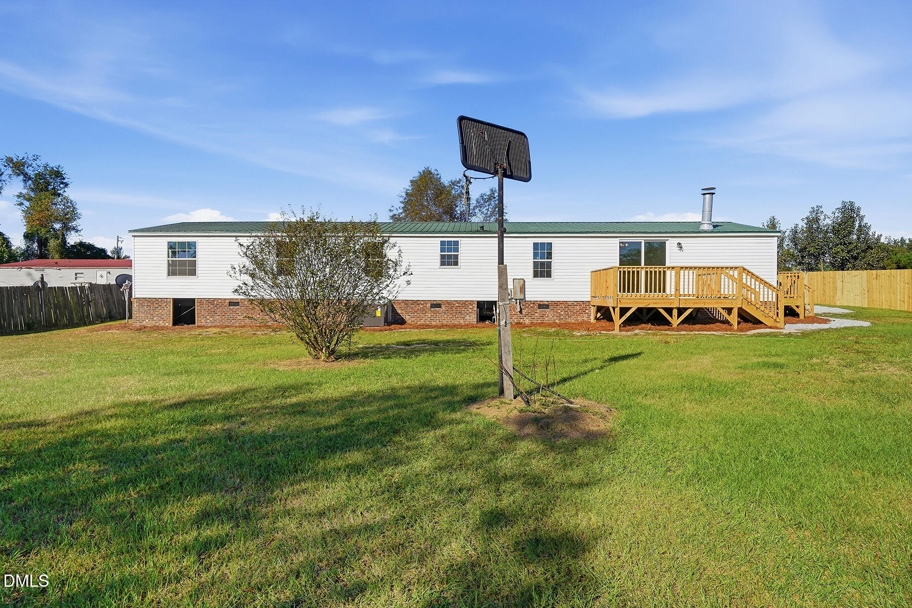 main property photo 28
