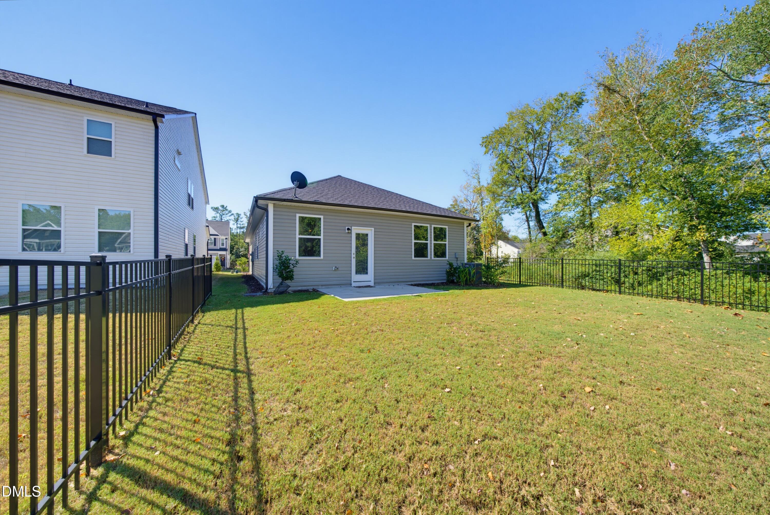 main property photo 25