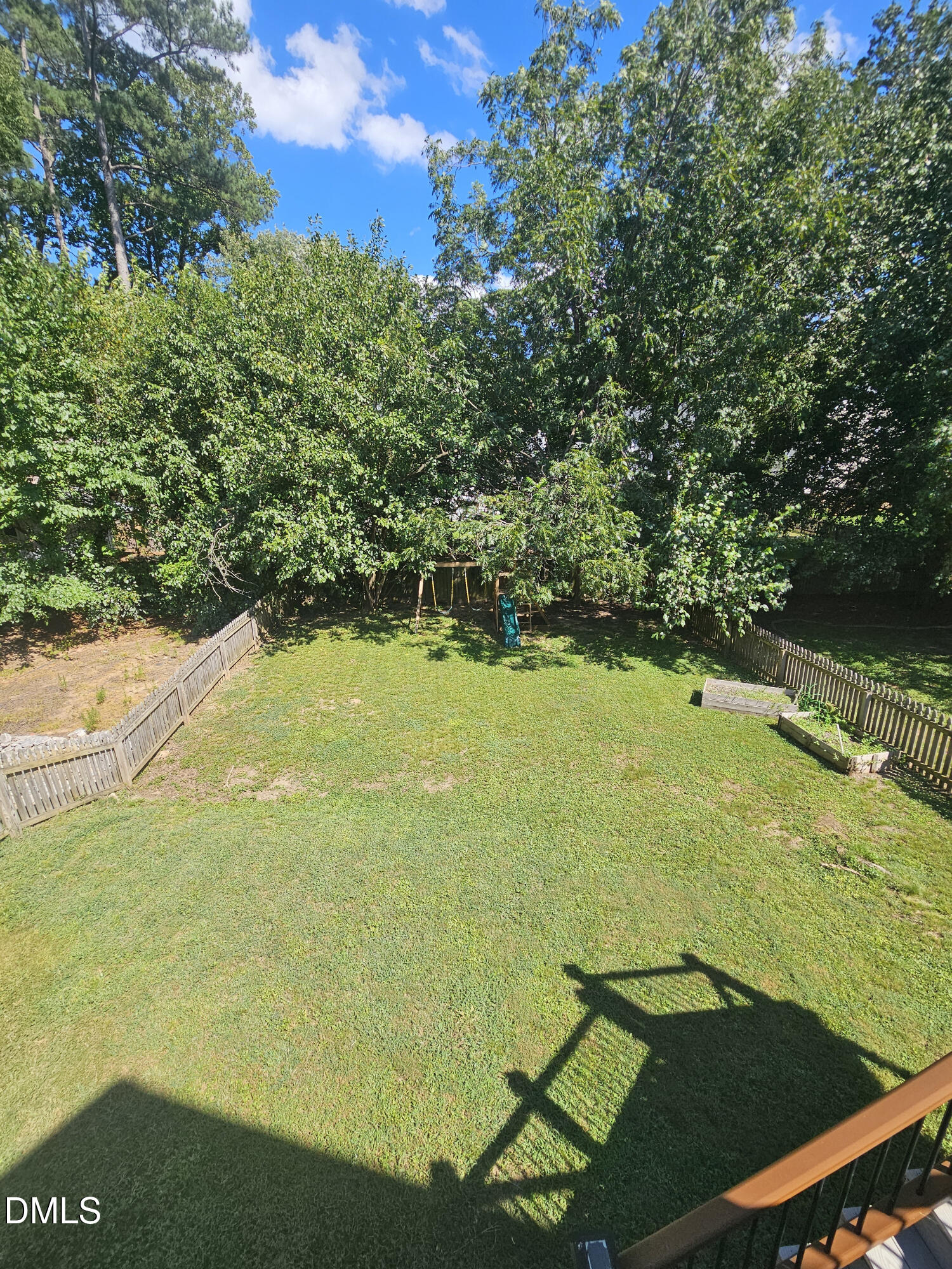 main property photo 28