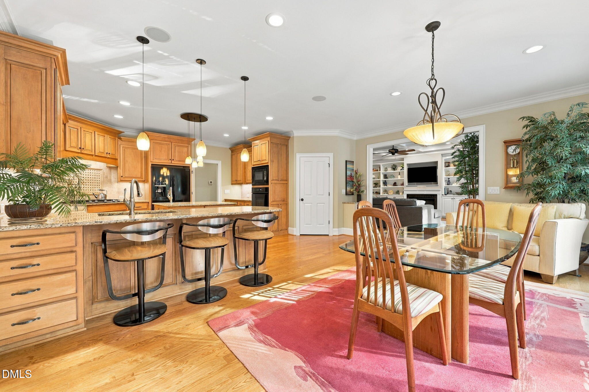 main property photo 17