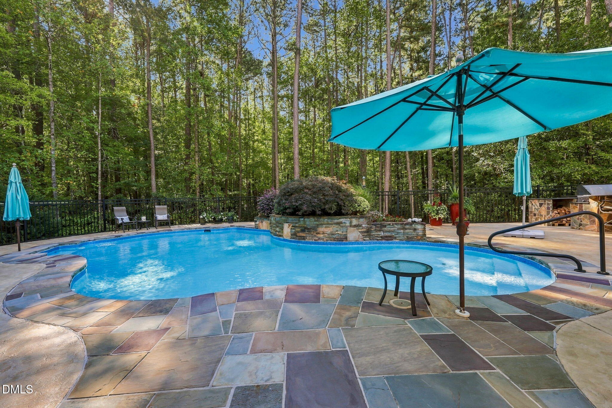 main property photo 34
