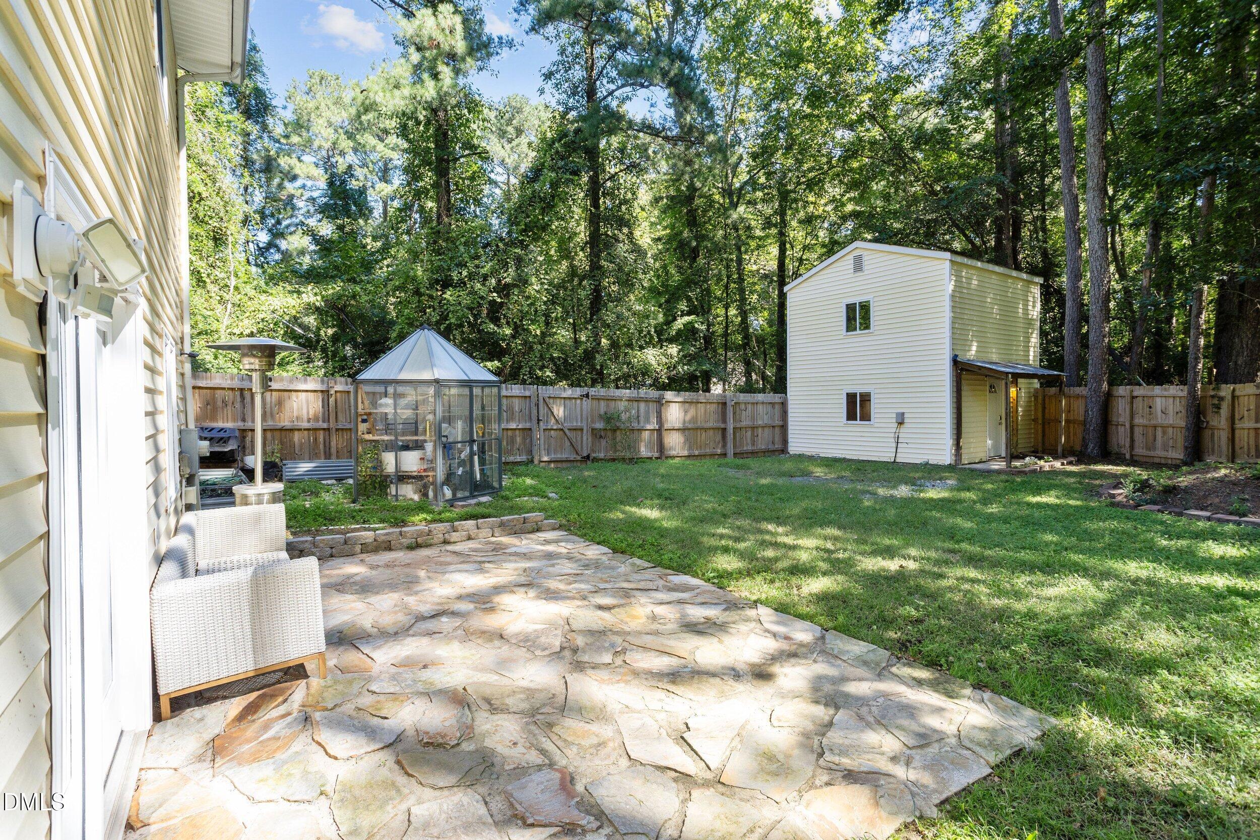 main property photo 6