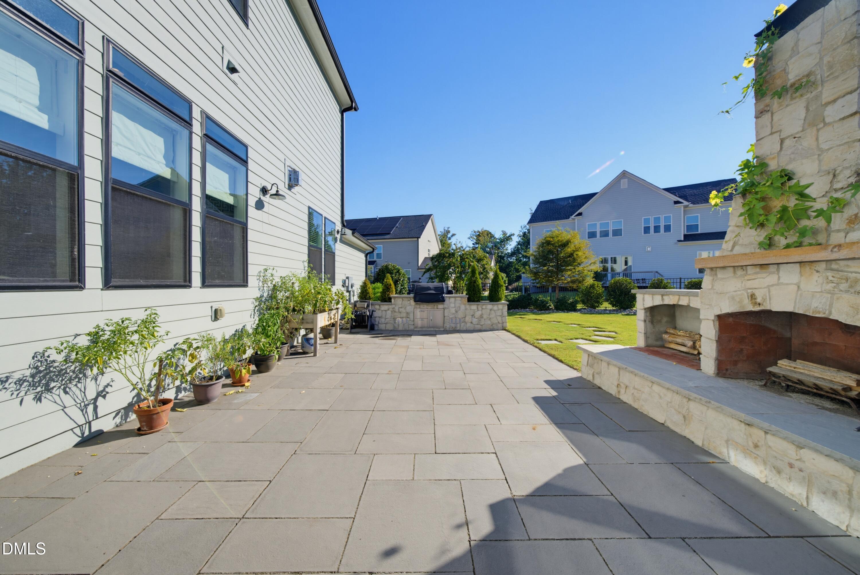 main property photo 32