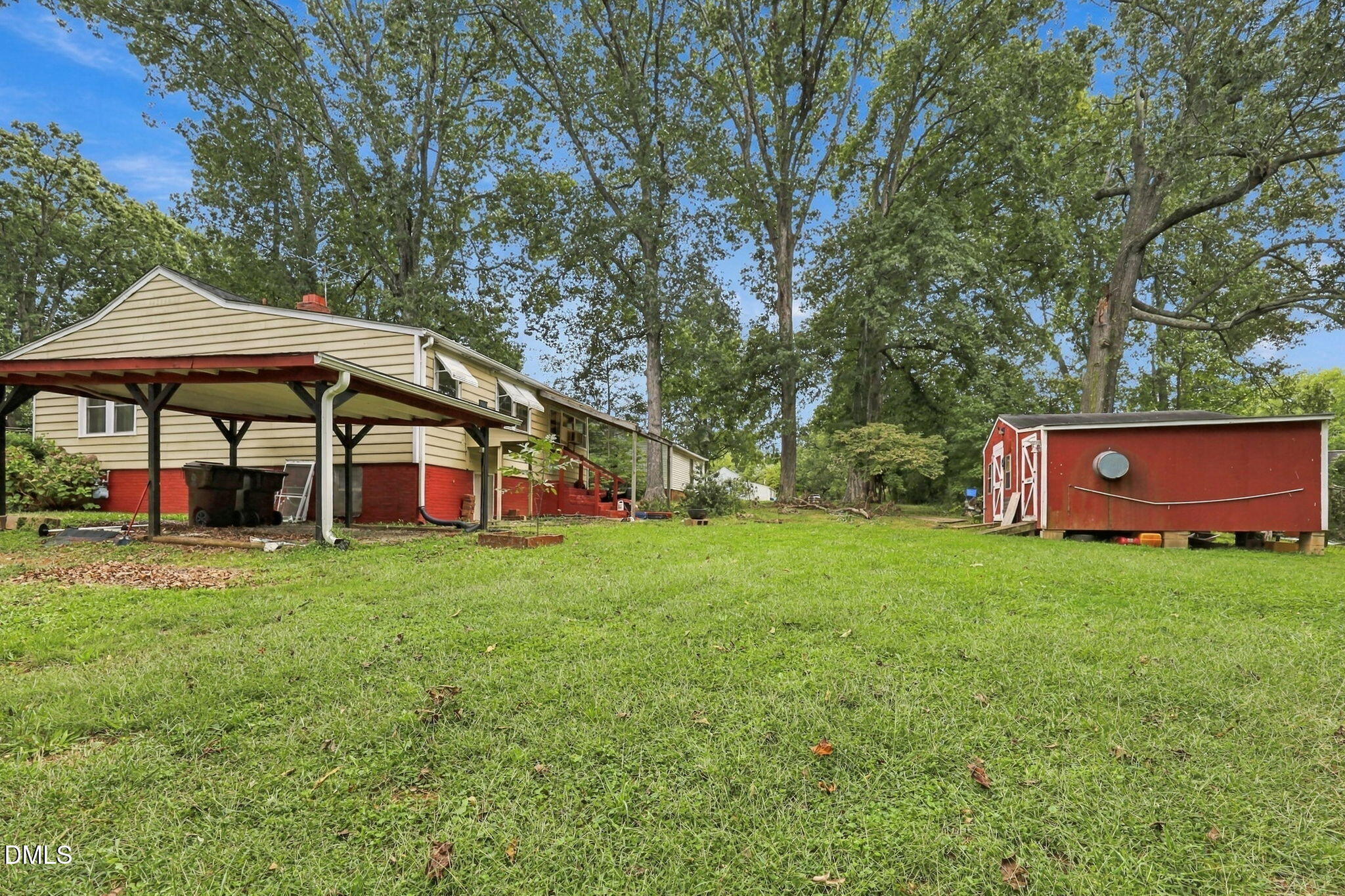 main property photo 32