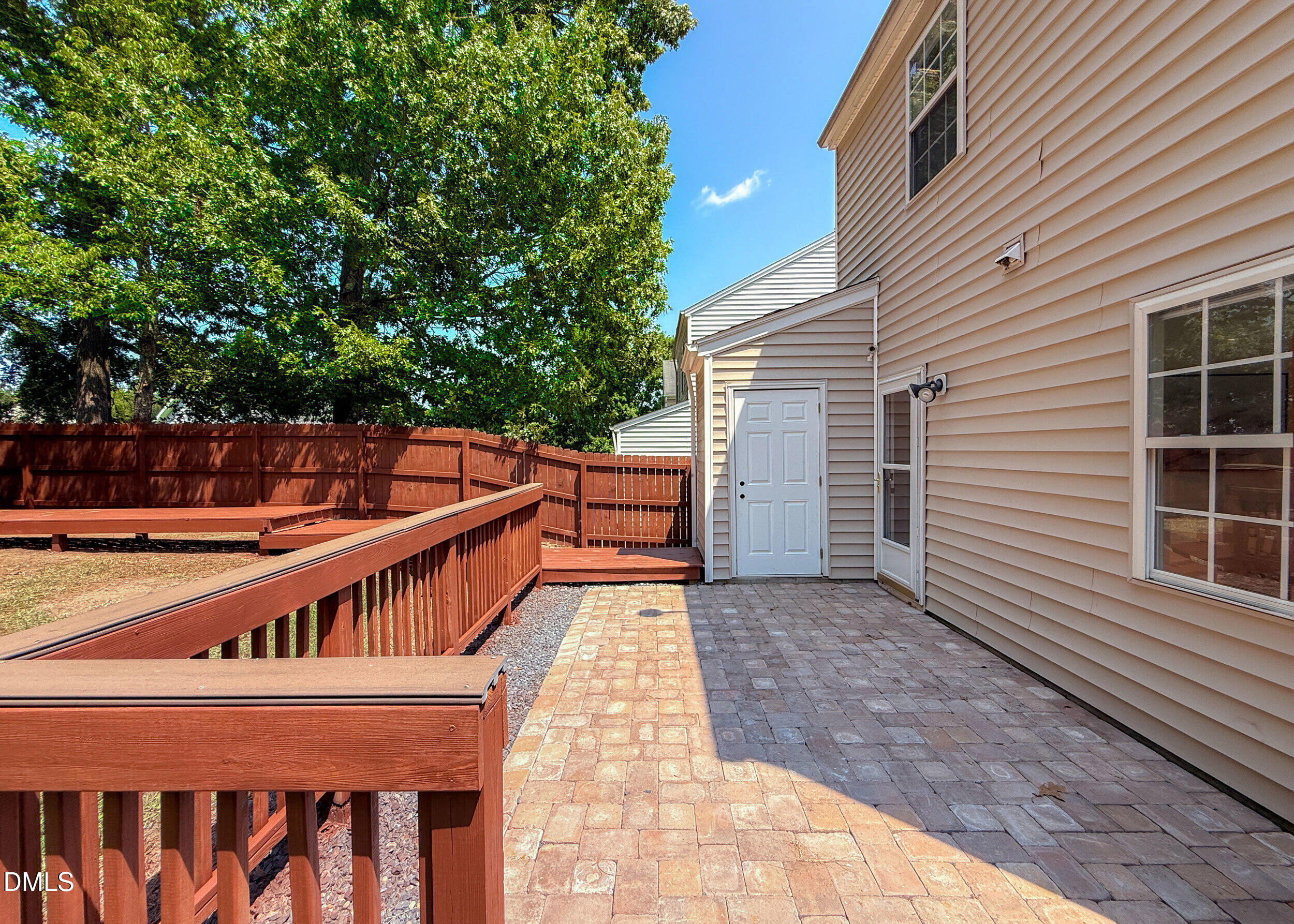 main property photo 24