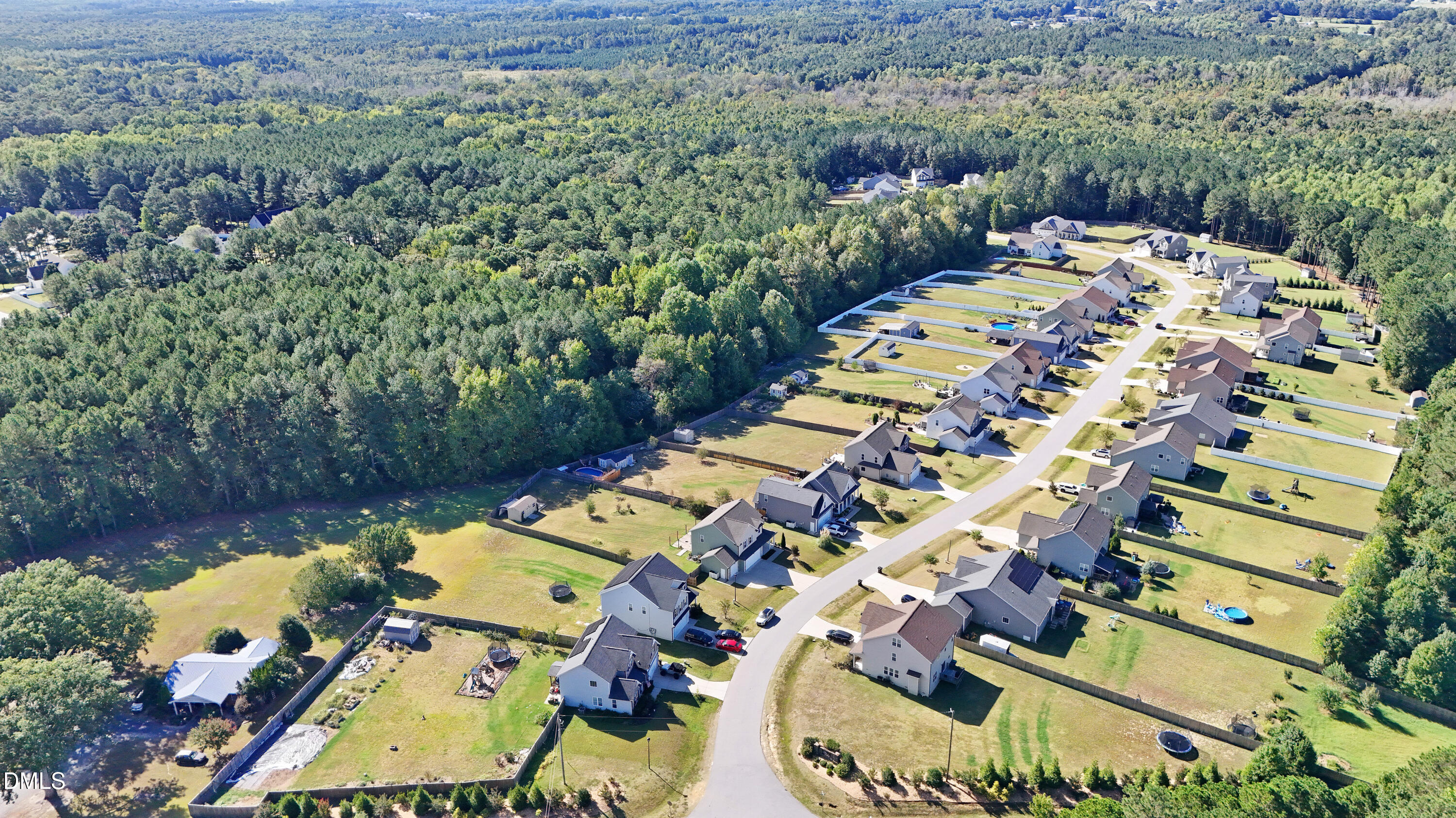 main property photo 30