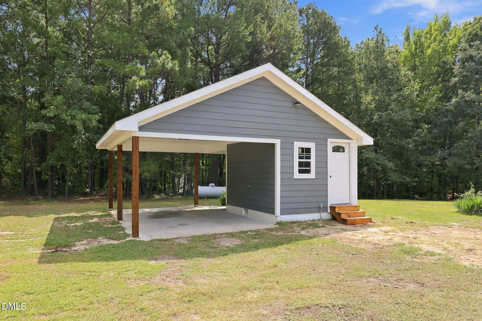 main property photo 23