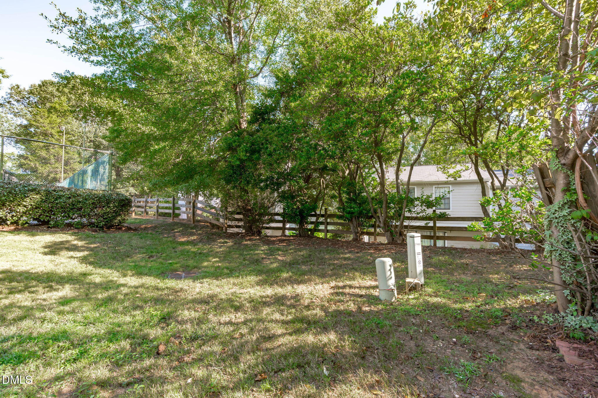 main property photo 23