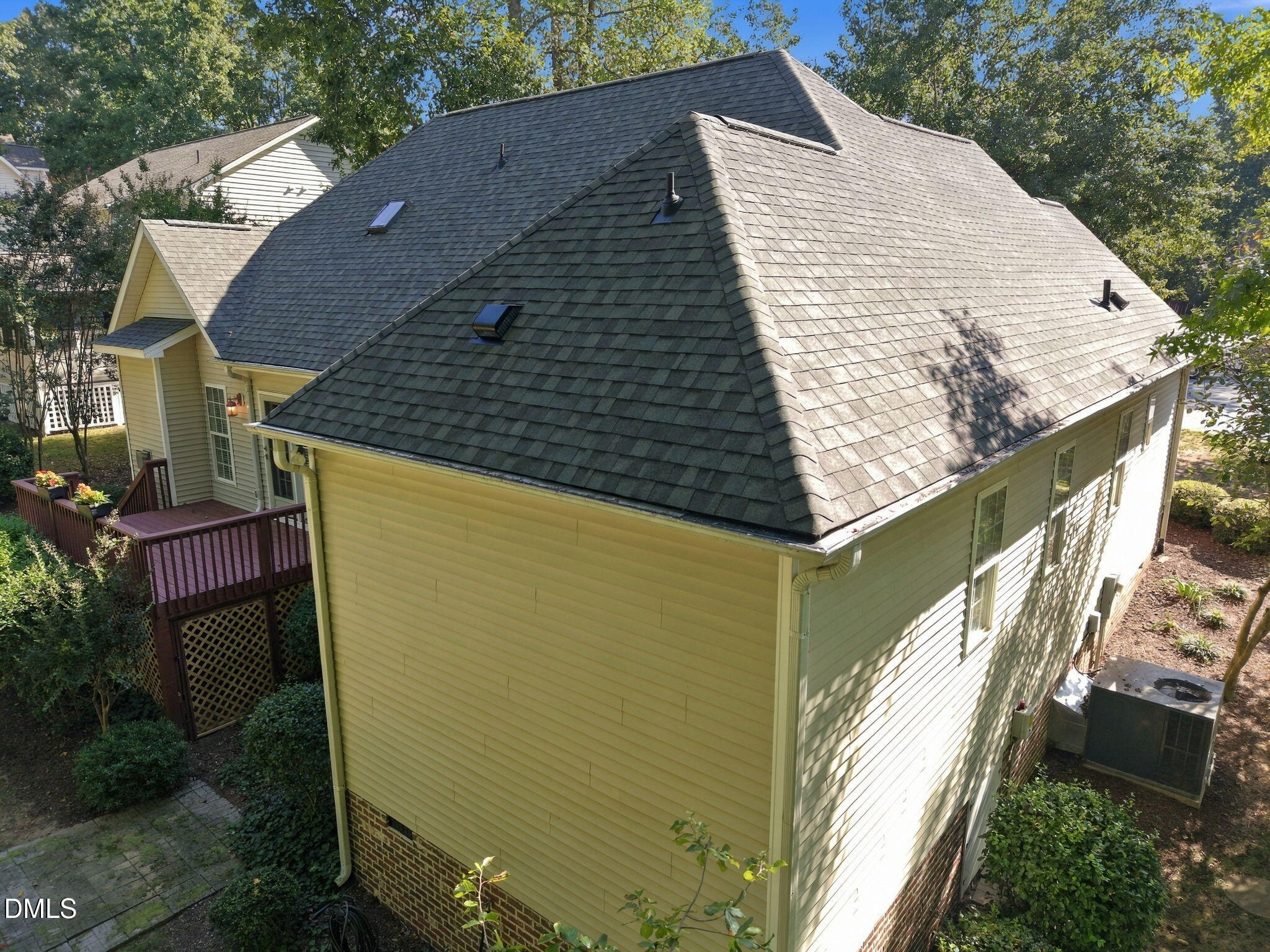 main property photo 13