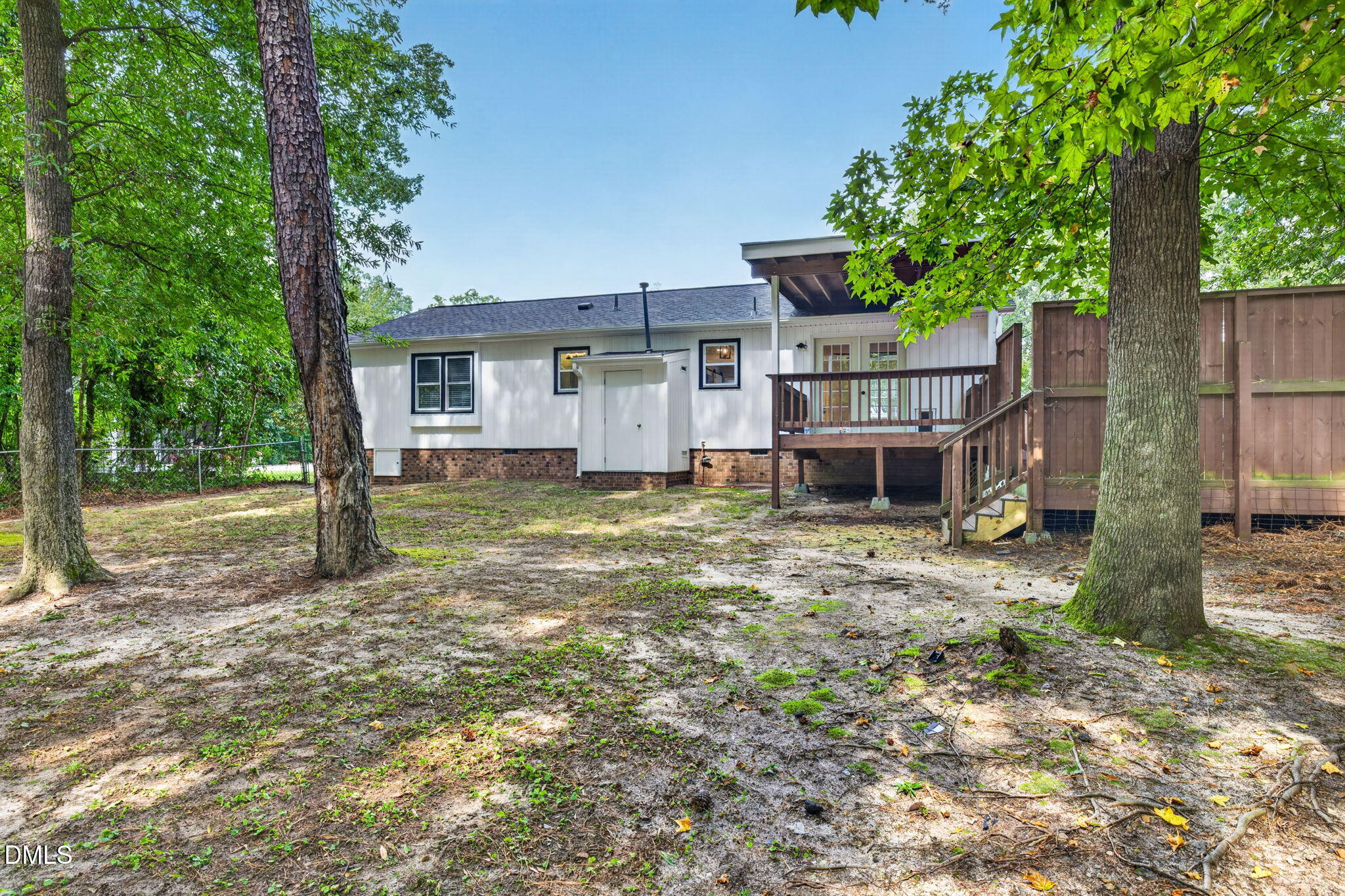 main property photo 32