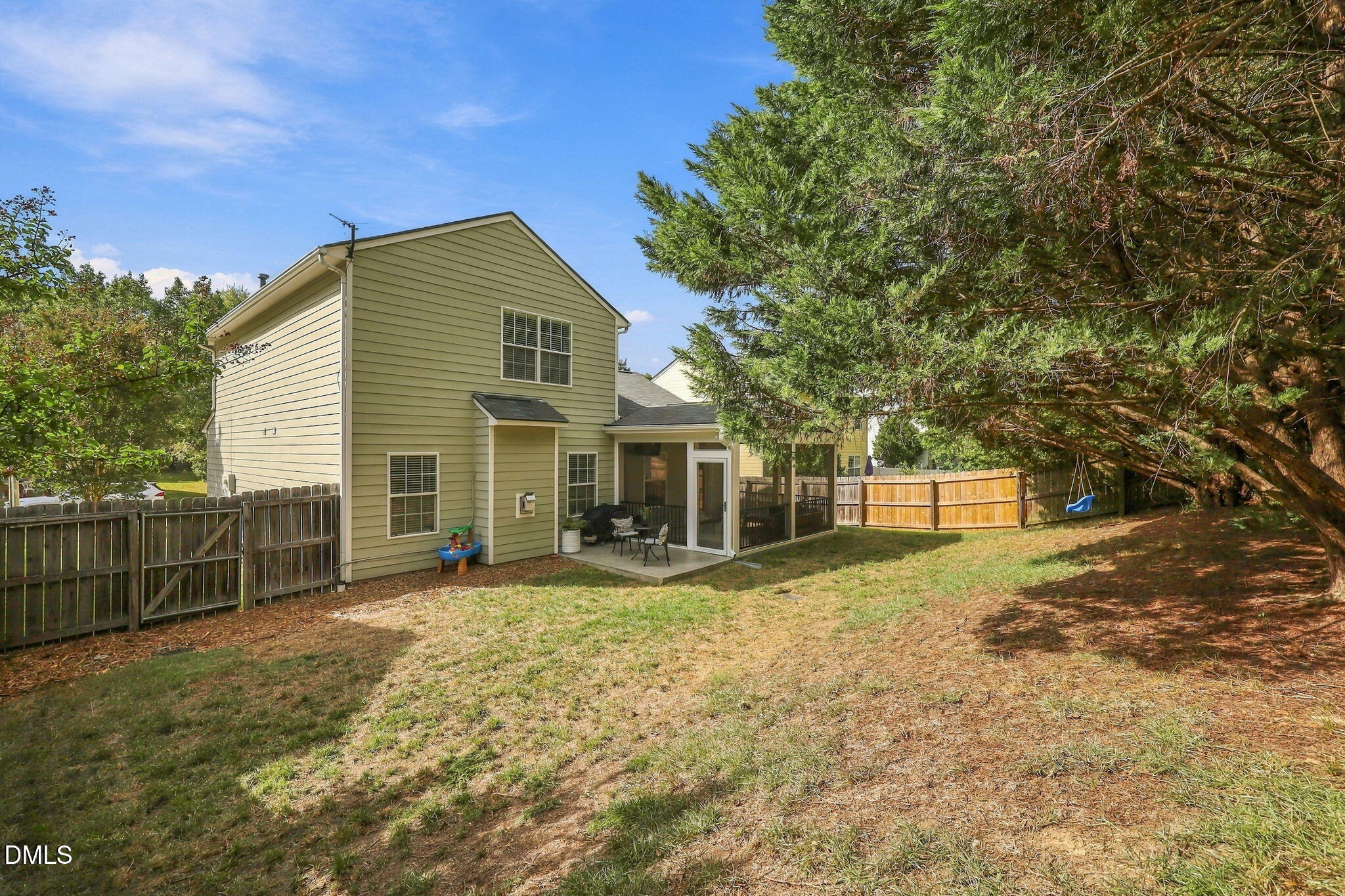 main property photo 37