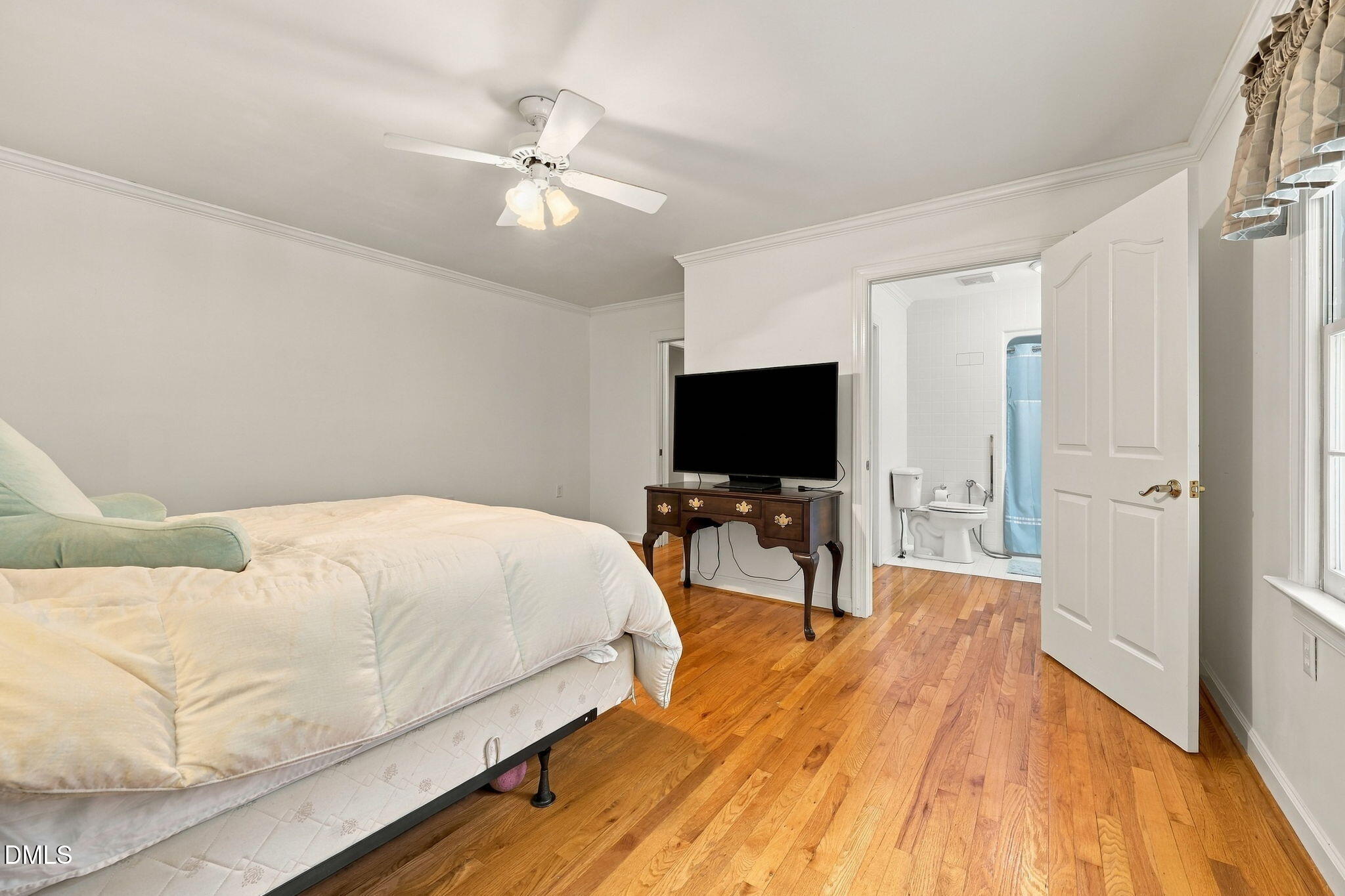 main property photo 18
