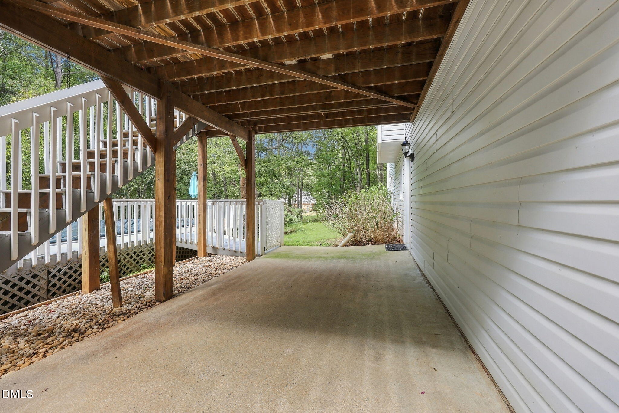 main property photo 38