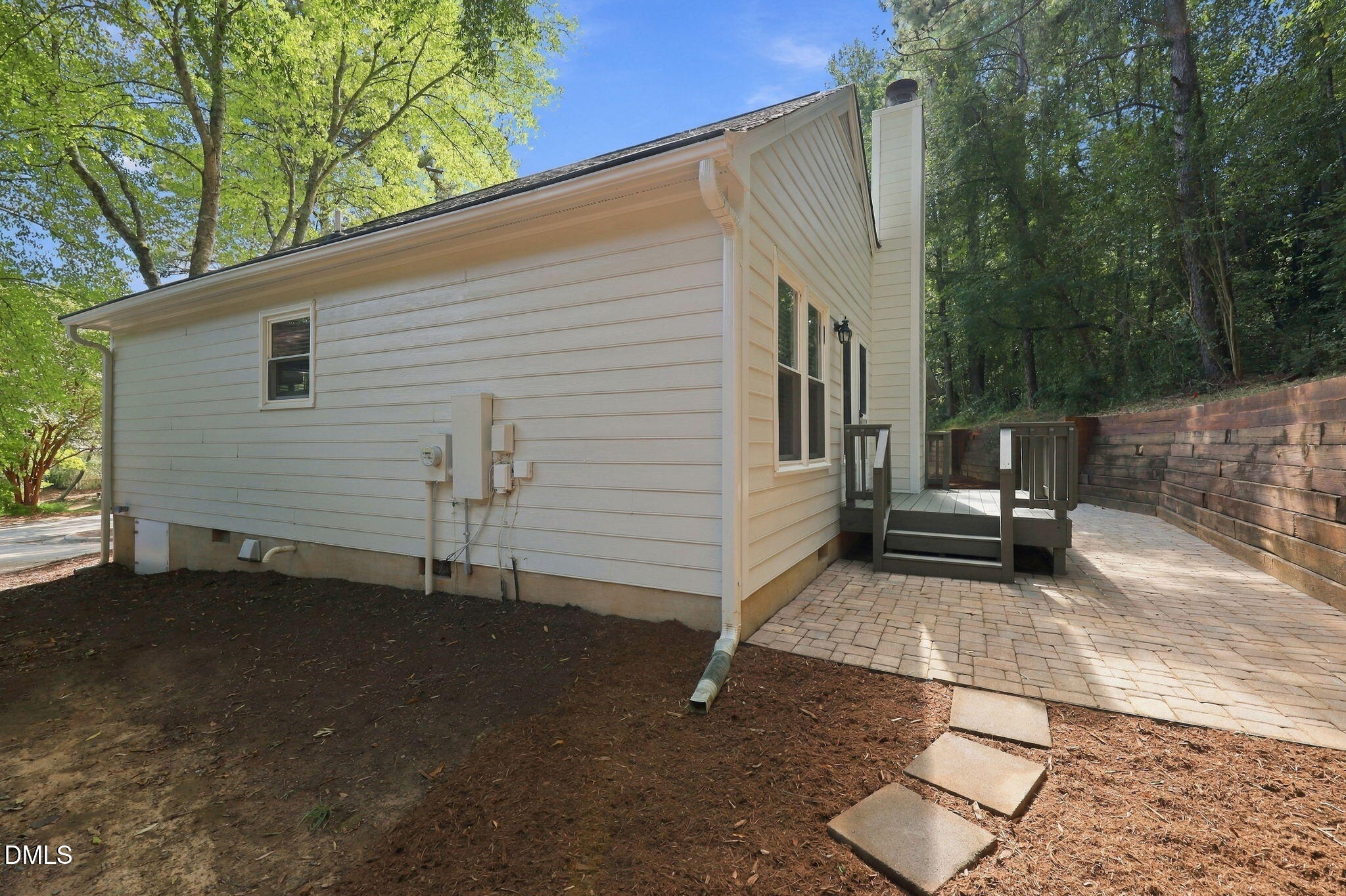 main property photo 32